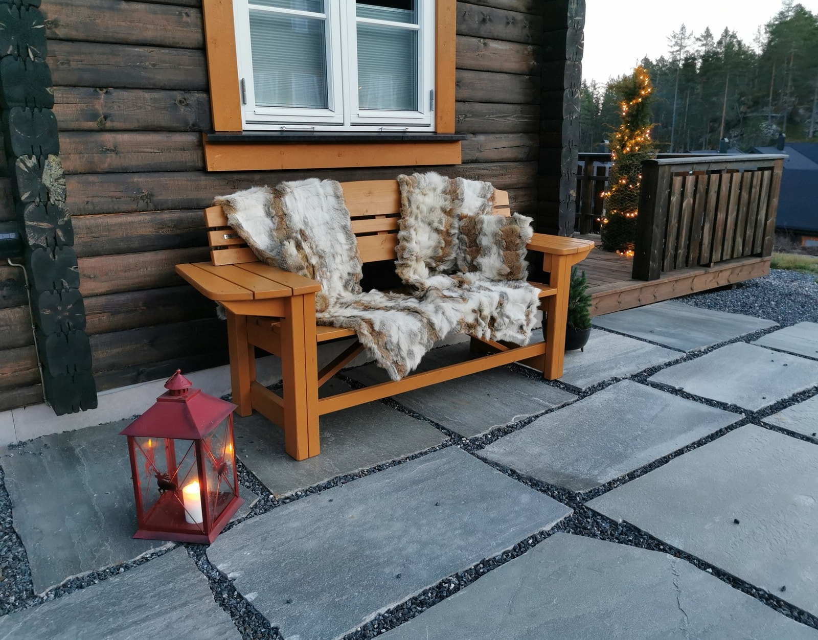 Skifer-platting mot vest. Galleribilde