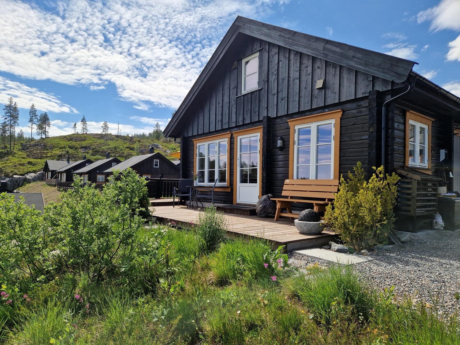 Hytta ligger i naturskjønne omgivelser. Galleribilde