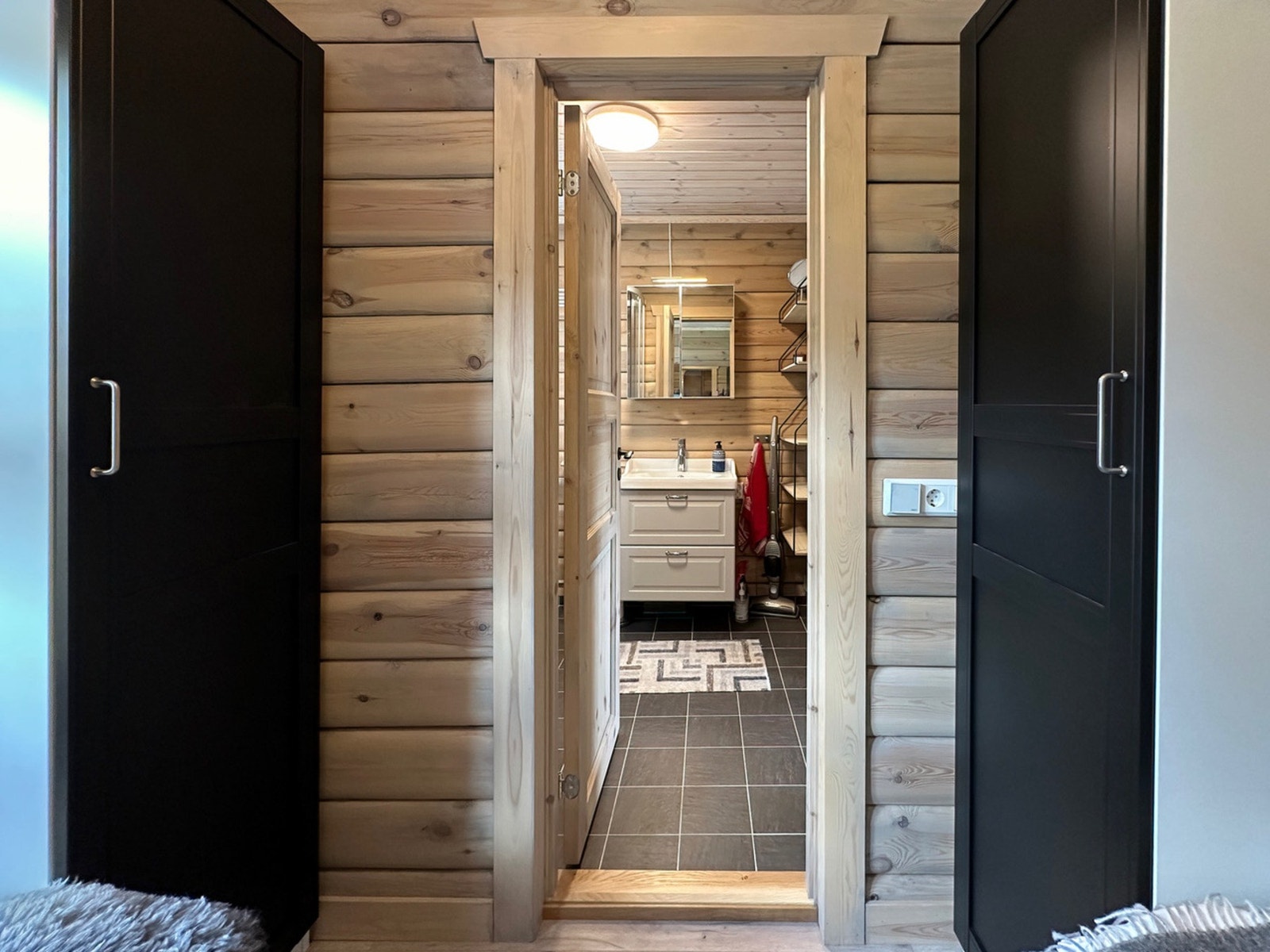 En suite bad fra hovedsoverommet. Galleribilde