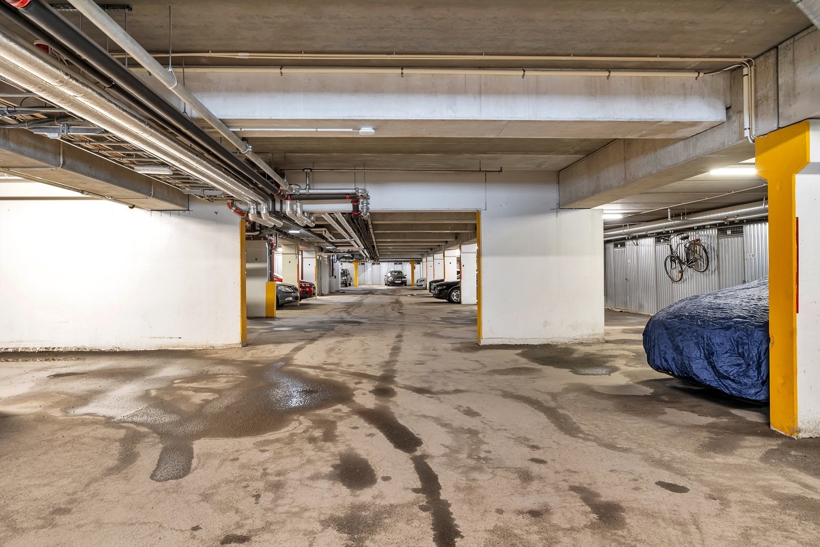 Det medfølger fast parkeringsplass i felles garasjeanlegg i samme bygg Galleribilde