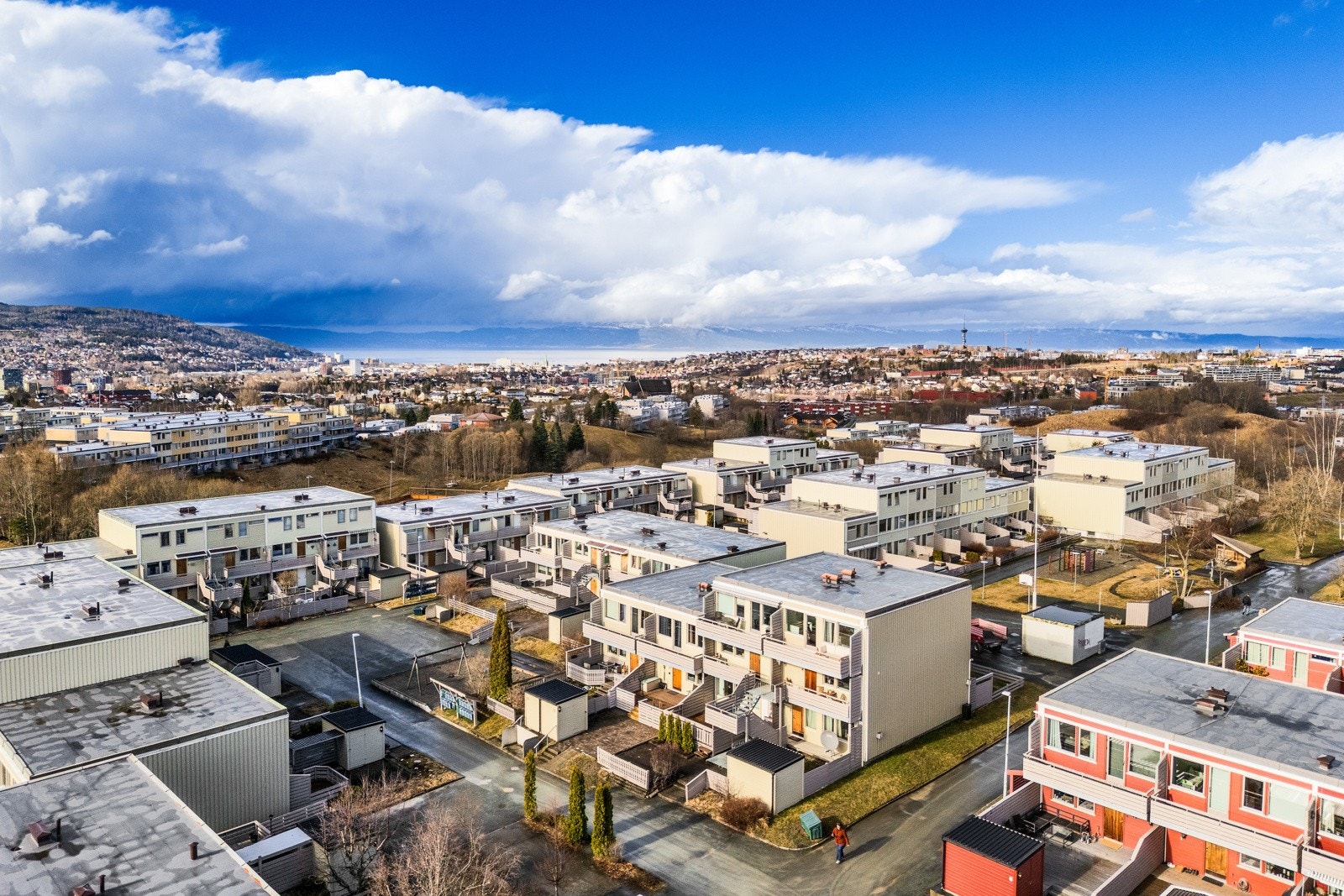 Leiligheten disponerer en felles sportsbod ved inngangspartiet og en stor fellesbod i kjeller samt en egen på hele 11 kvm. Galleribilde