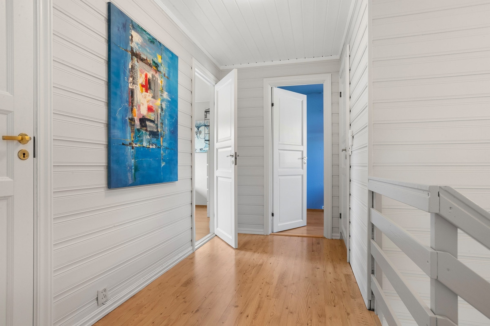 Fra gang i 2. etasje er det adkomst til uinnredet kaldtloft, via loftsluke Galleribilde