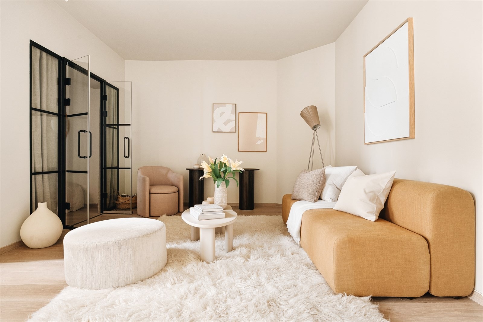 Leiligheten har god takhøyde. Galleribilde