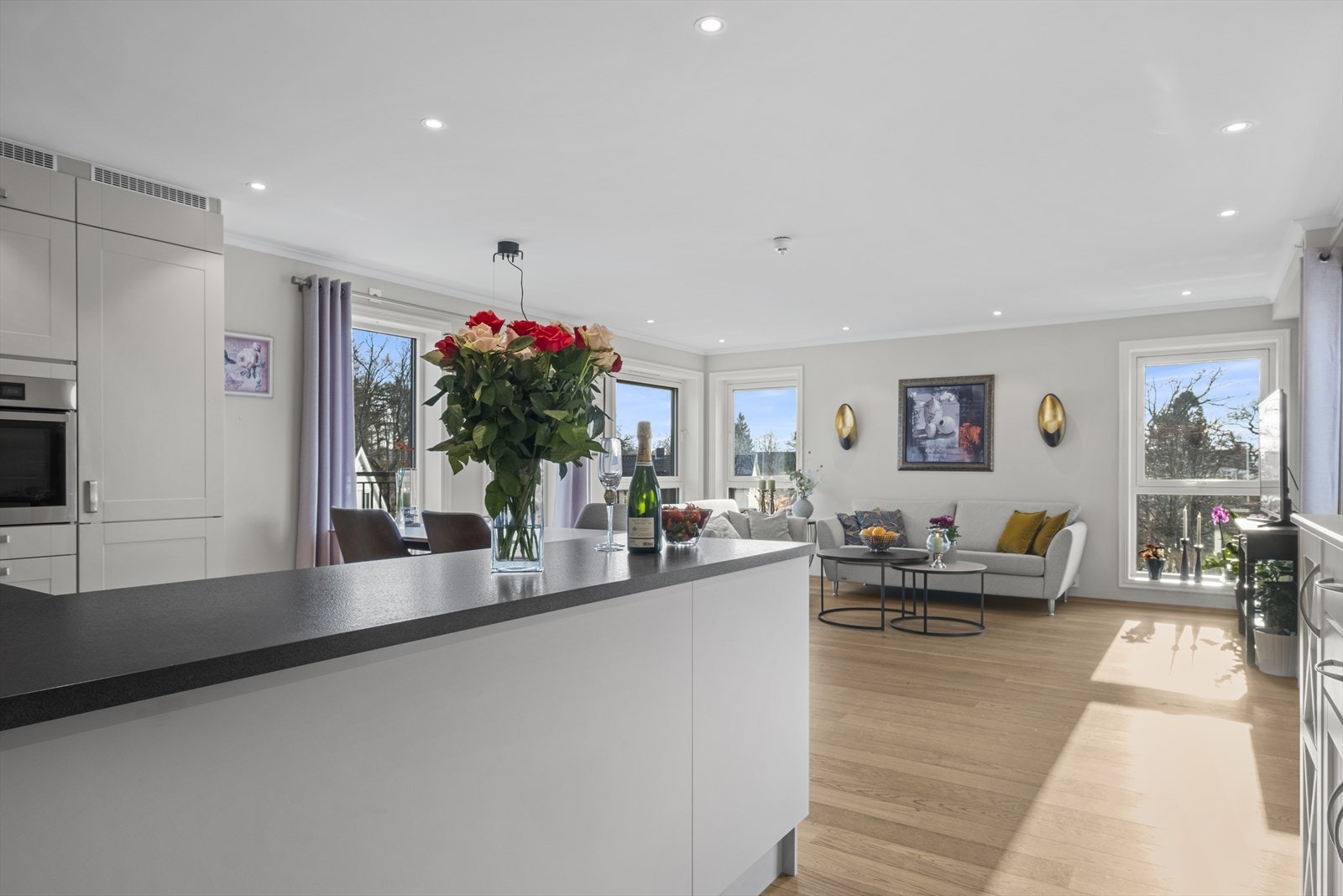 Åpen og moderne planløsning Galleribilde