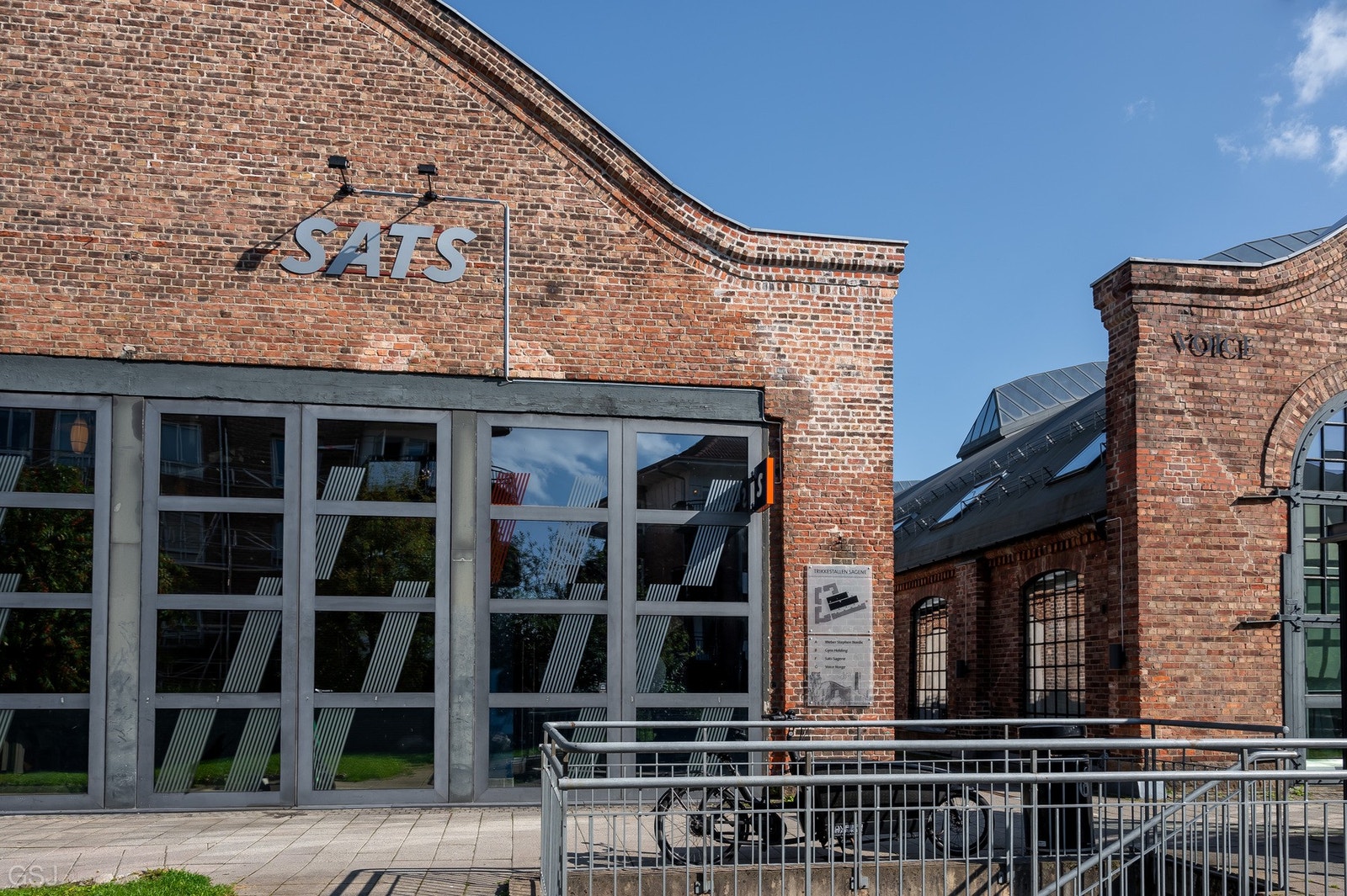 Bare 5 minutters gange fra leiligheten ligger SATS Sagene som byr på et bredt spekter av treningsmuligheter. Galleribilde