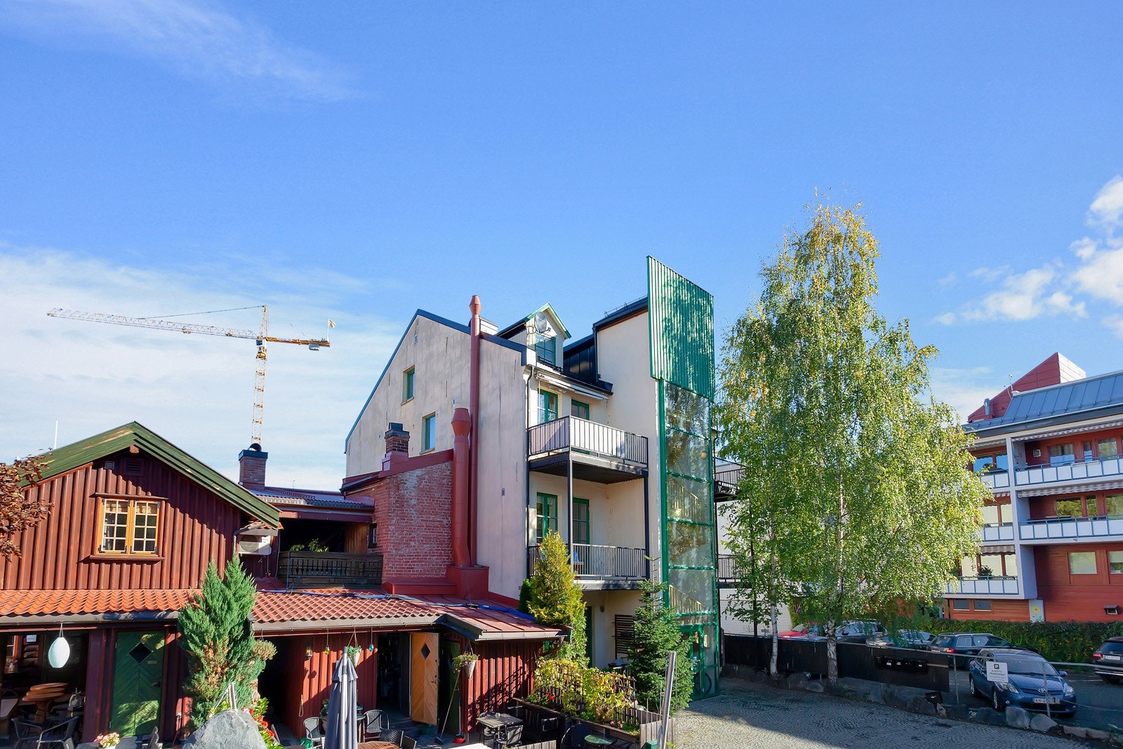 I 2005 gjennomgikk bygningen en renovering og ble omgjort til flotte leiligheter, hvor fortid møter nåtid på en unik måte. Galleribilde