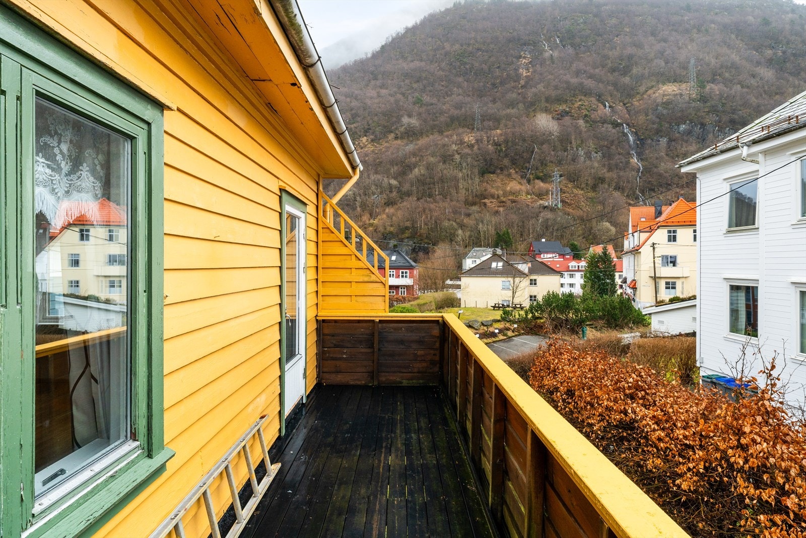 Altanen ligger sørvendt til. Galleribilde