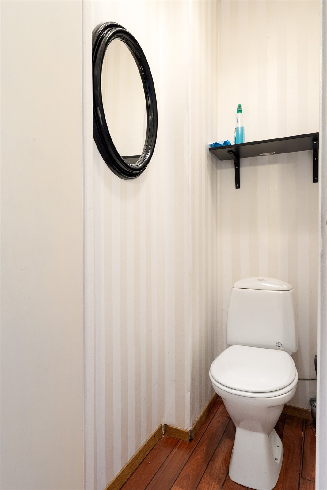 I tredje etasje er det også et lite toalett. Galleribilde