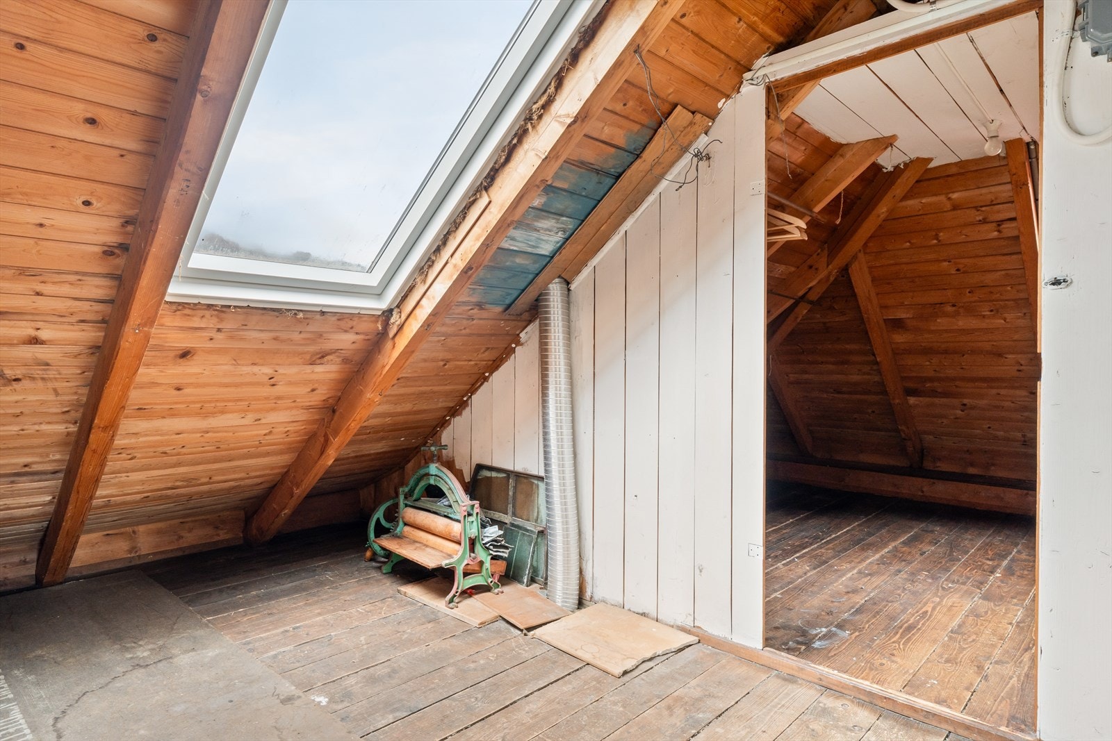 Loftet består av 3 boder og er målt til 25 m². Galleribilde