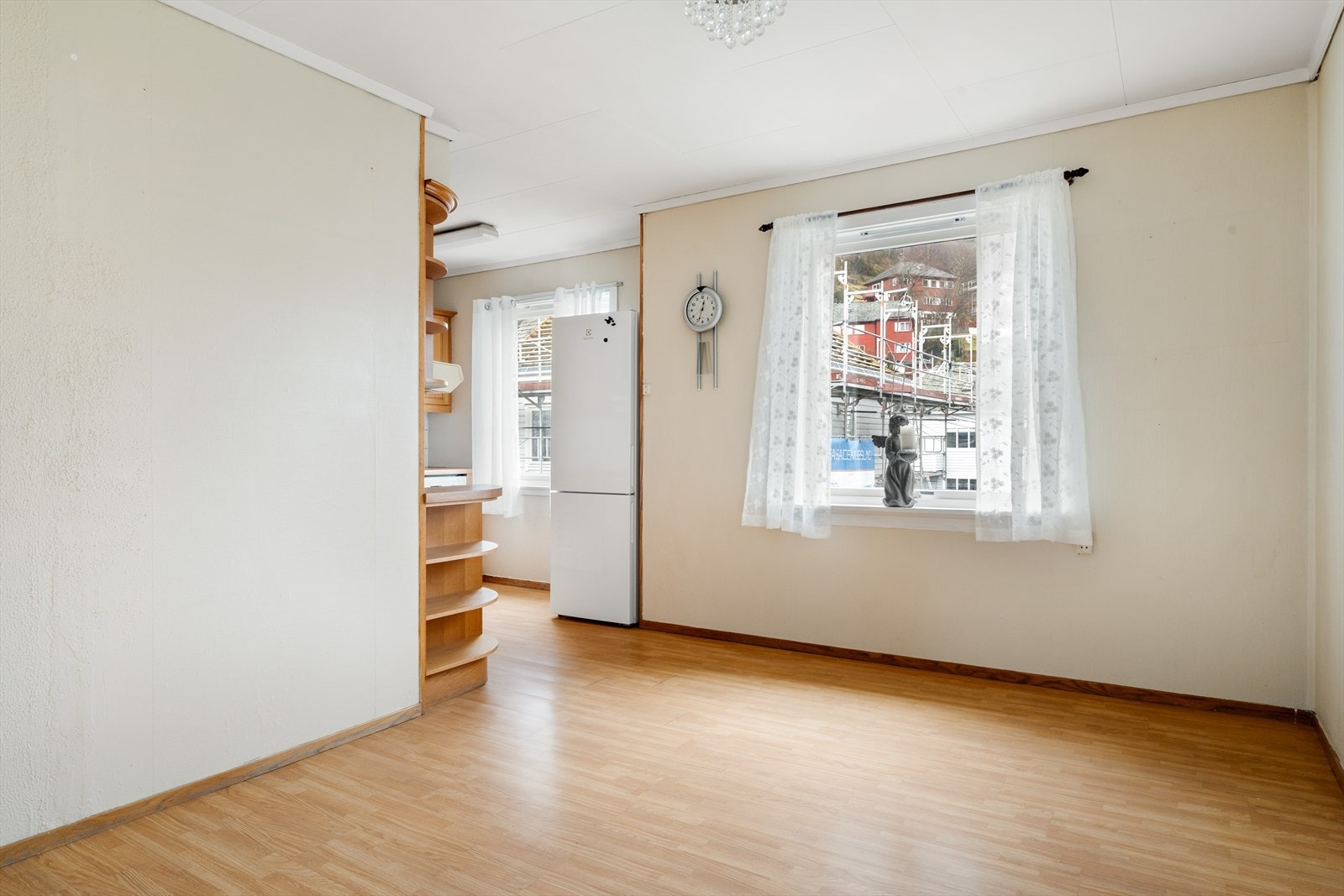 Fra spisestuen kommer man videre inn til kjøkkenet. Galleribilde