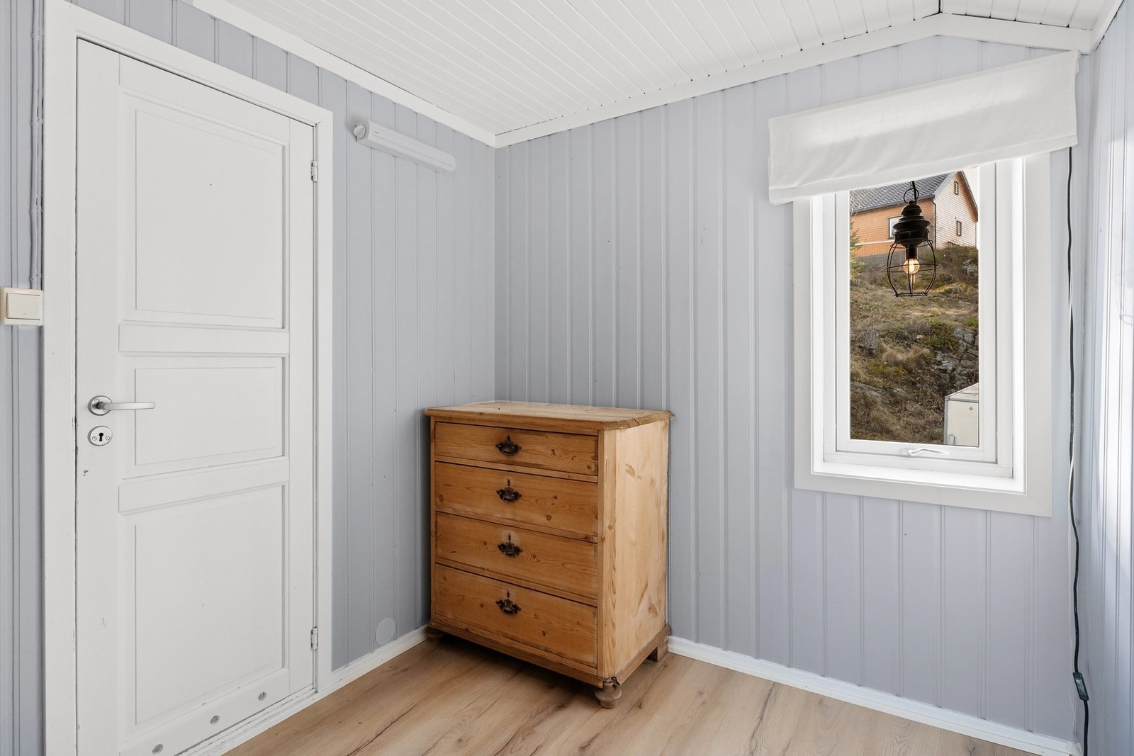 Mellomrommet passer godt til kontor eller lekerom. Galleribilde