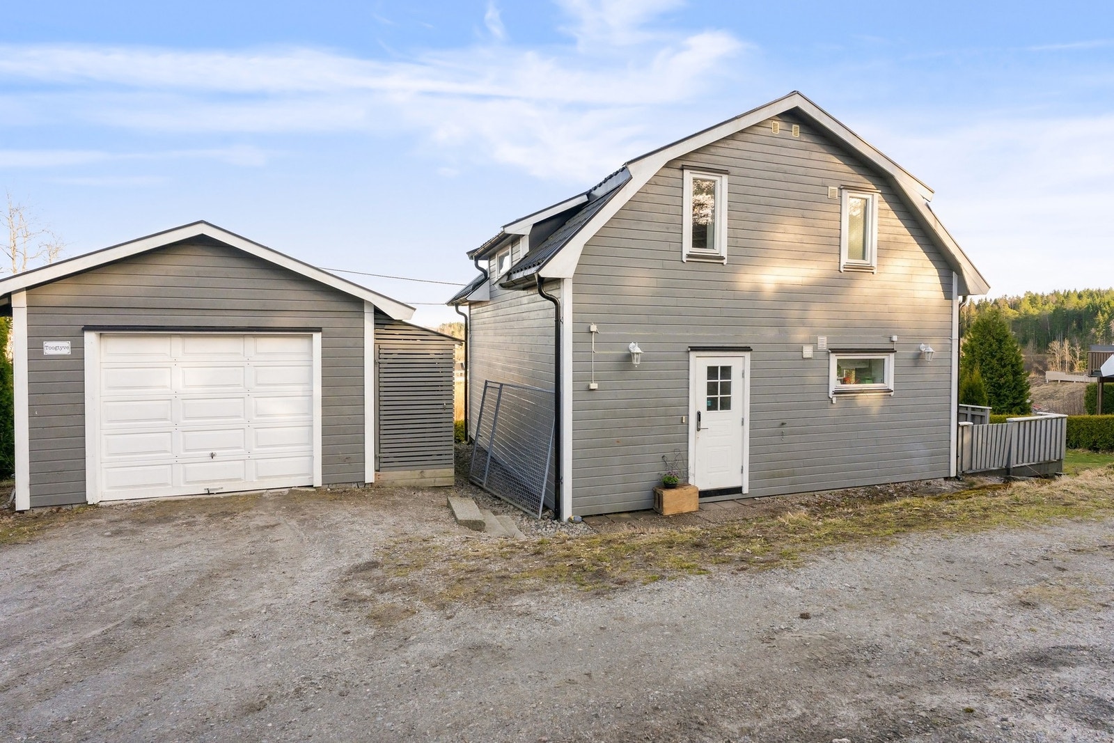 Garasjen har et areal på 23 kvm. Galleribilde