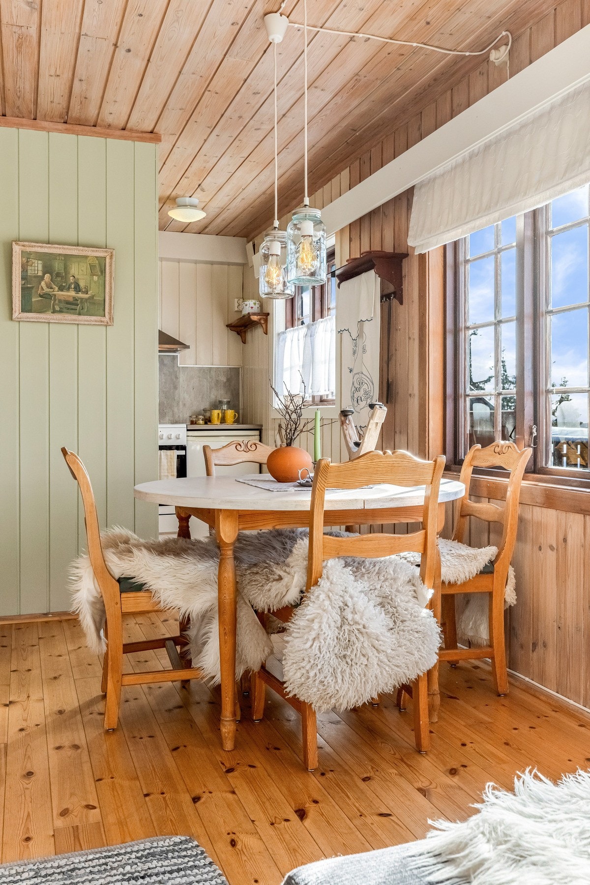 Åpent inn til kjøkkenkroken Galleribilde