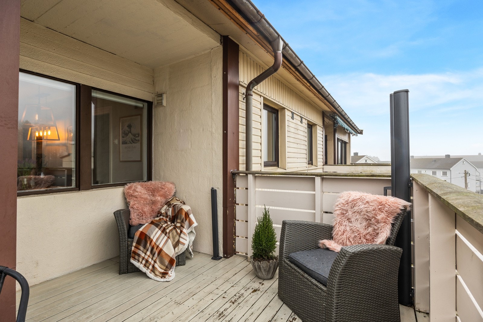 Verandaen er på ca. 13 kvm og har meget gode solforhold. Galleribilde
