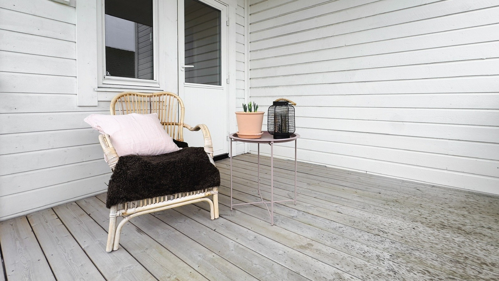 Vestvendt terrasse i 1. etasje. Galleribilde