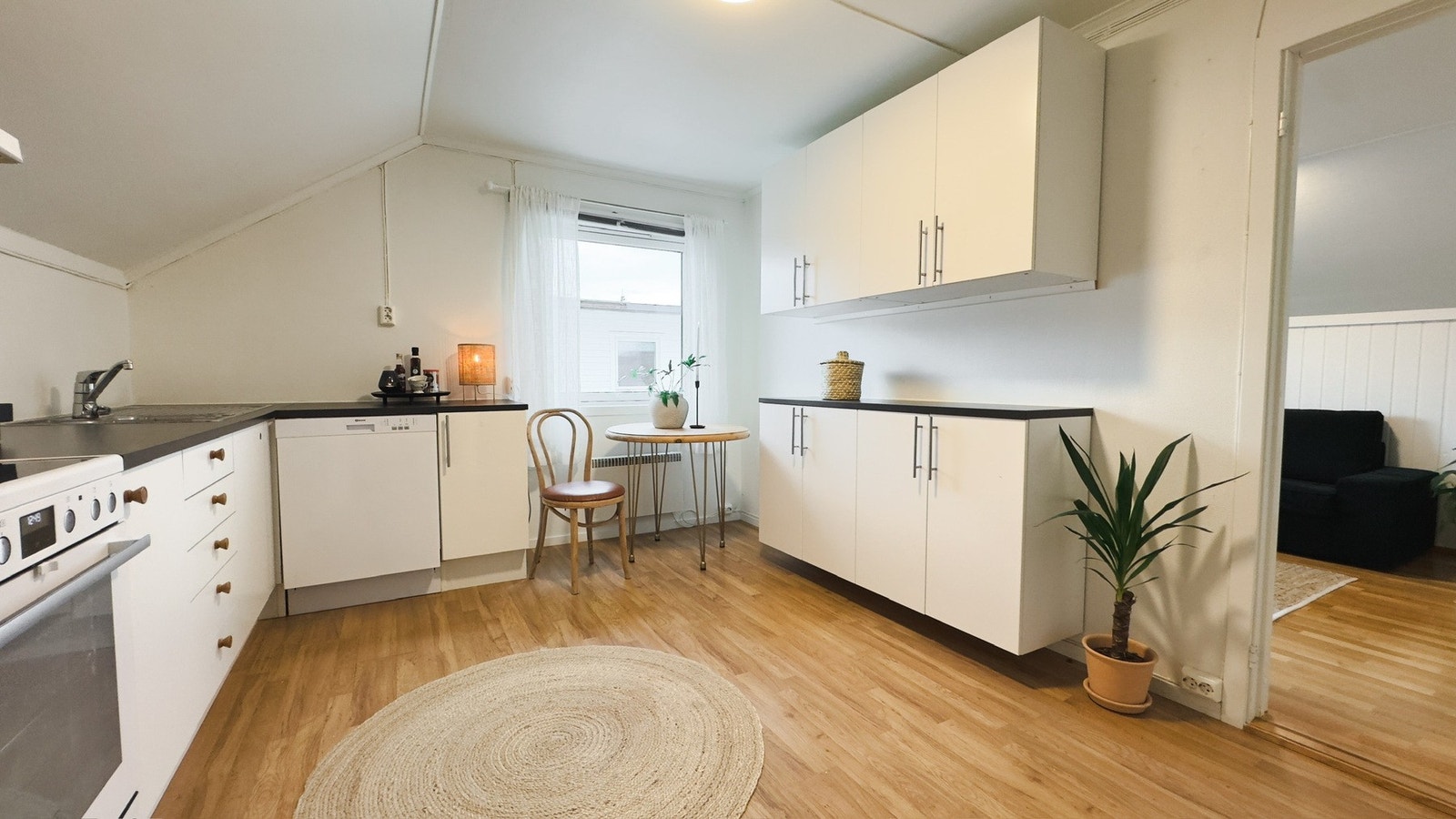 Kjøkkenet i 2. etasjen er på 14m². Galleribilde