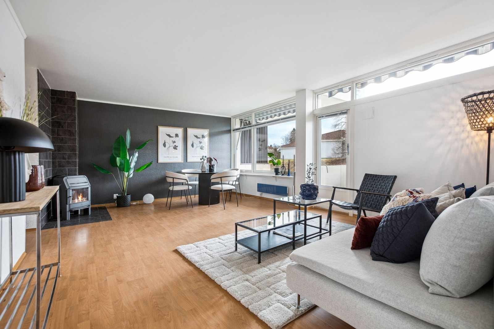 Åpen og romslig stue. Galleribilde