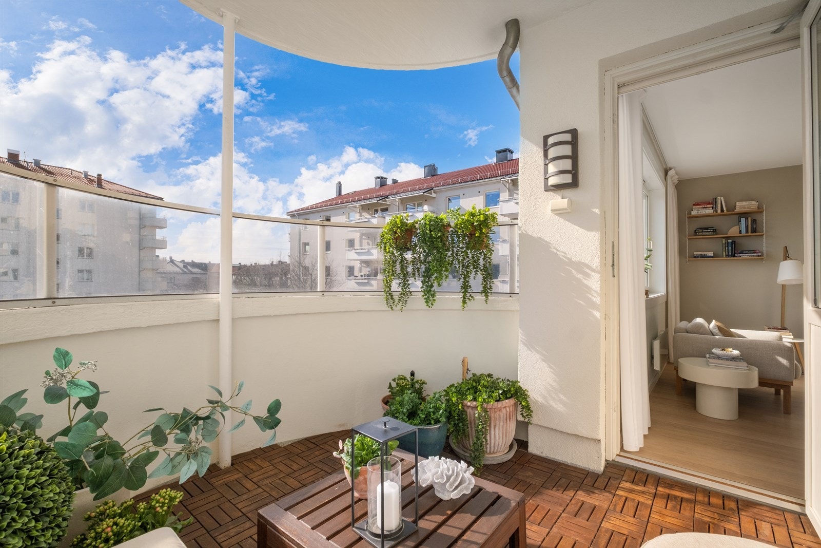 Overbygget balkong på 6 m² som også kan brukes på regnfylte dager Galleribilde