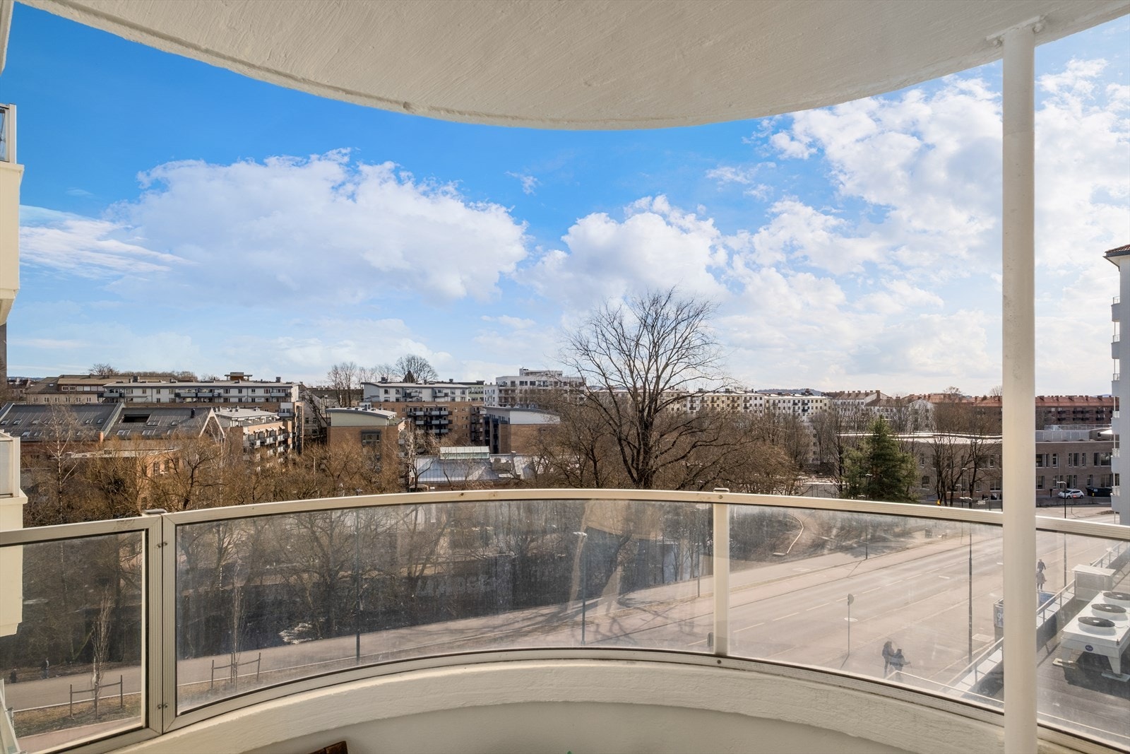 Balkongen har en nydelig utsikt Galleribilde