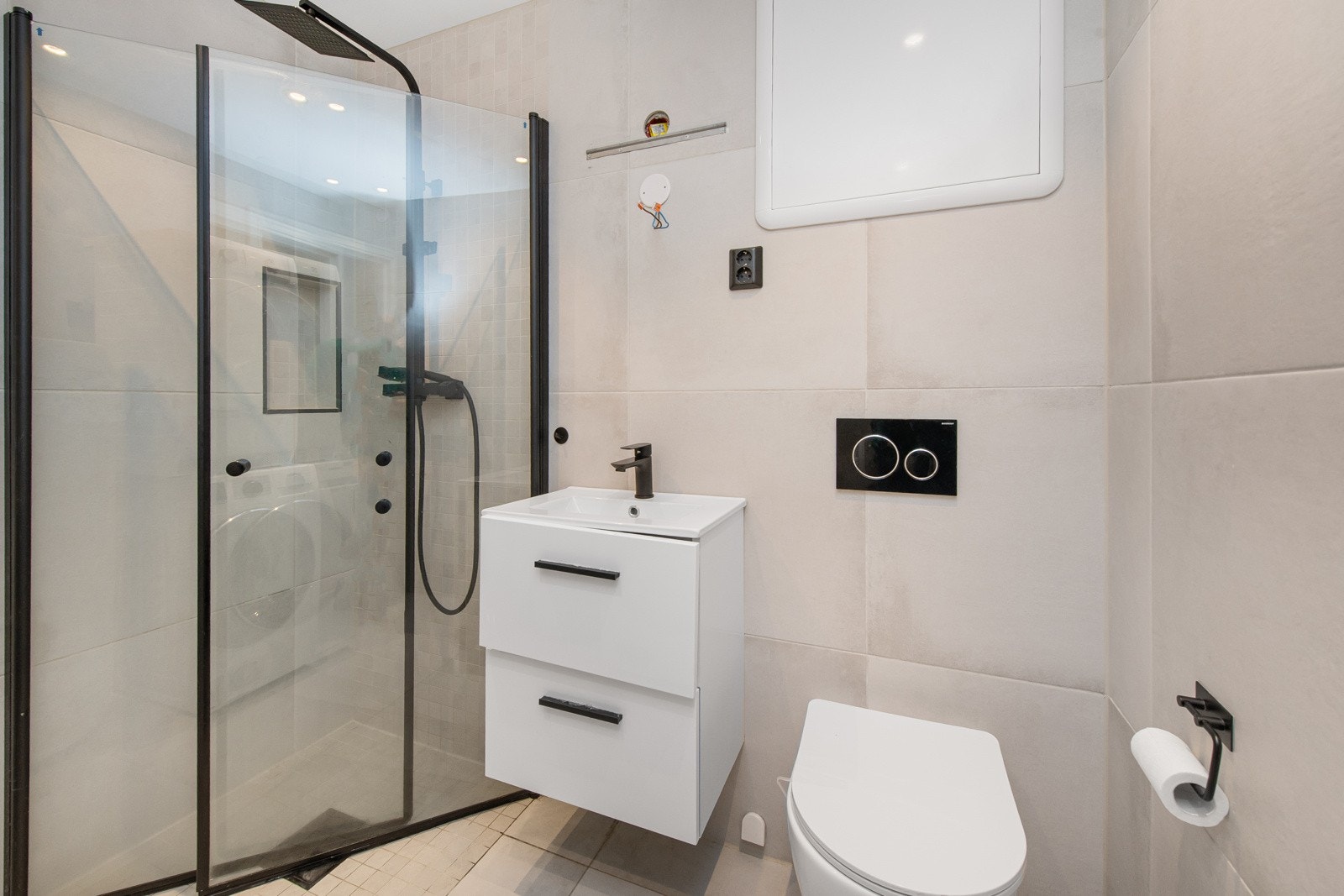 Flislagt bad/vaskerom fra 2021. Galleribilde