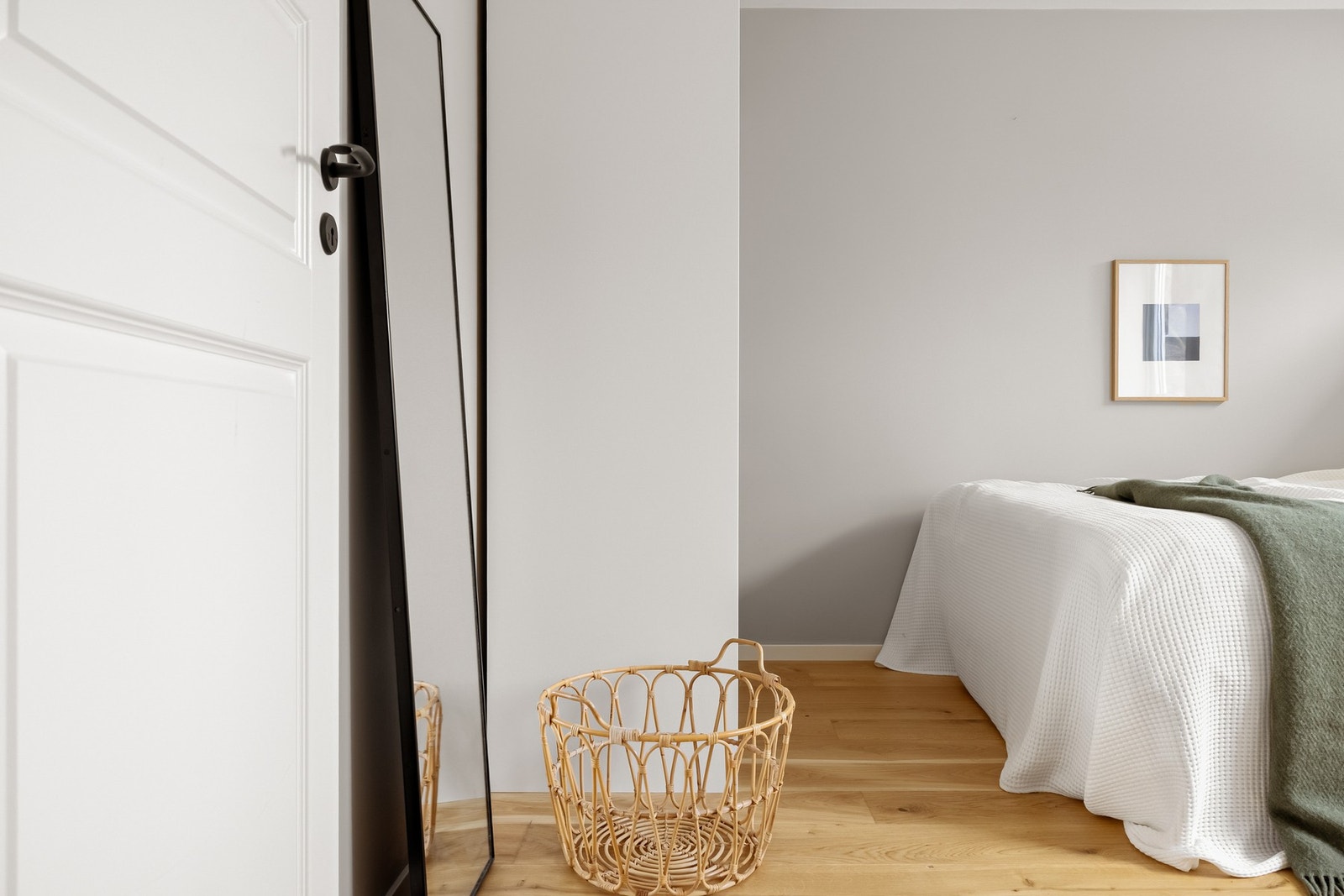 Boligen kan skilte med 3 lyse soverom av god størrelse på henholdsvis 10,3, 8,2 og 6 kvm. Galleribilde