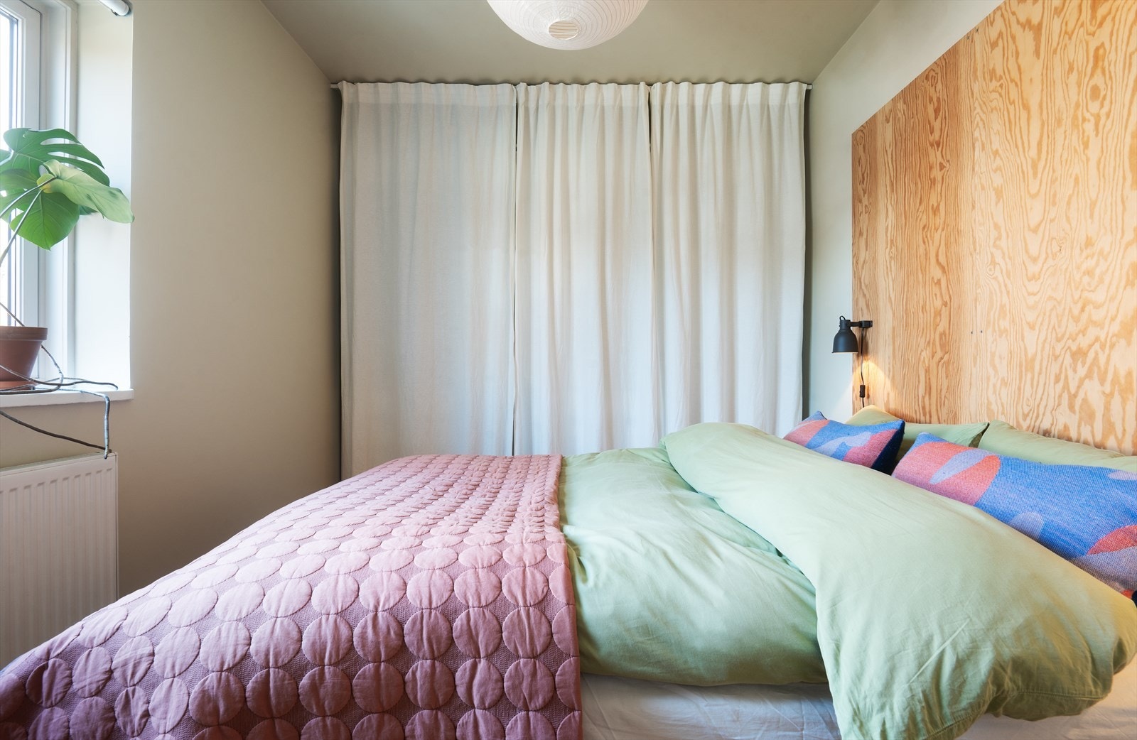 Her er det en praktisk garderobeløsning som bidrar til gode oppbevaringsmuligheter. Galleribilde