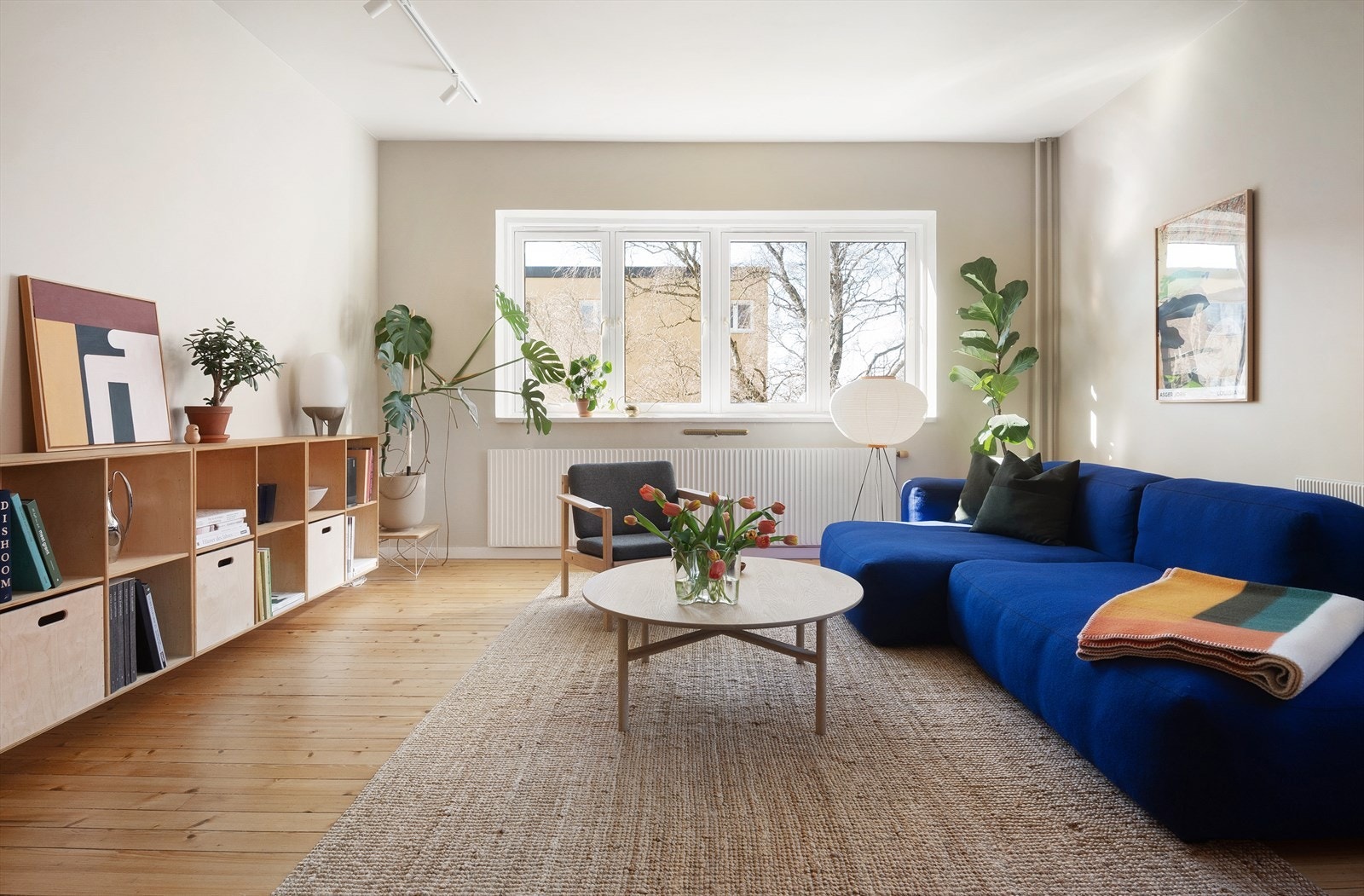 En lys og gjennomgående 2-roms hjørneleilighet med separat kjøkken og sentral beliggenhet på Sinsen! Galleribilde