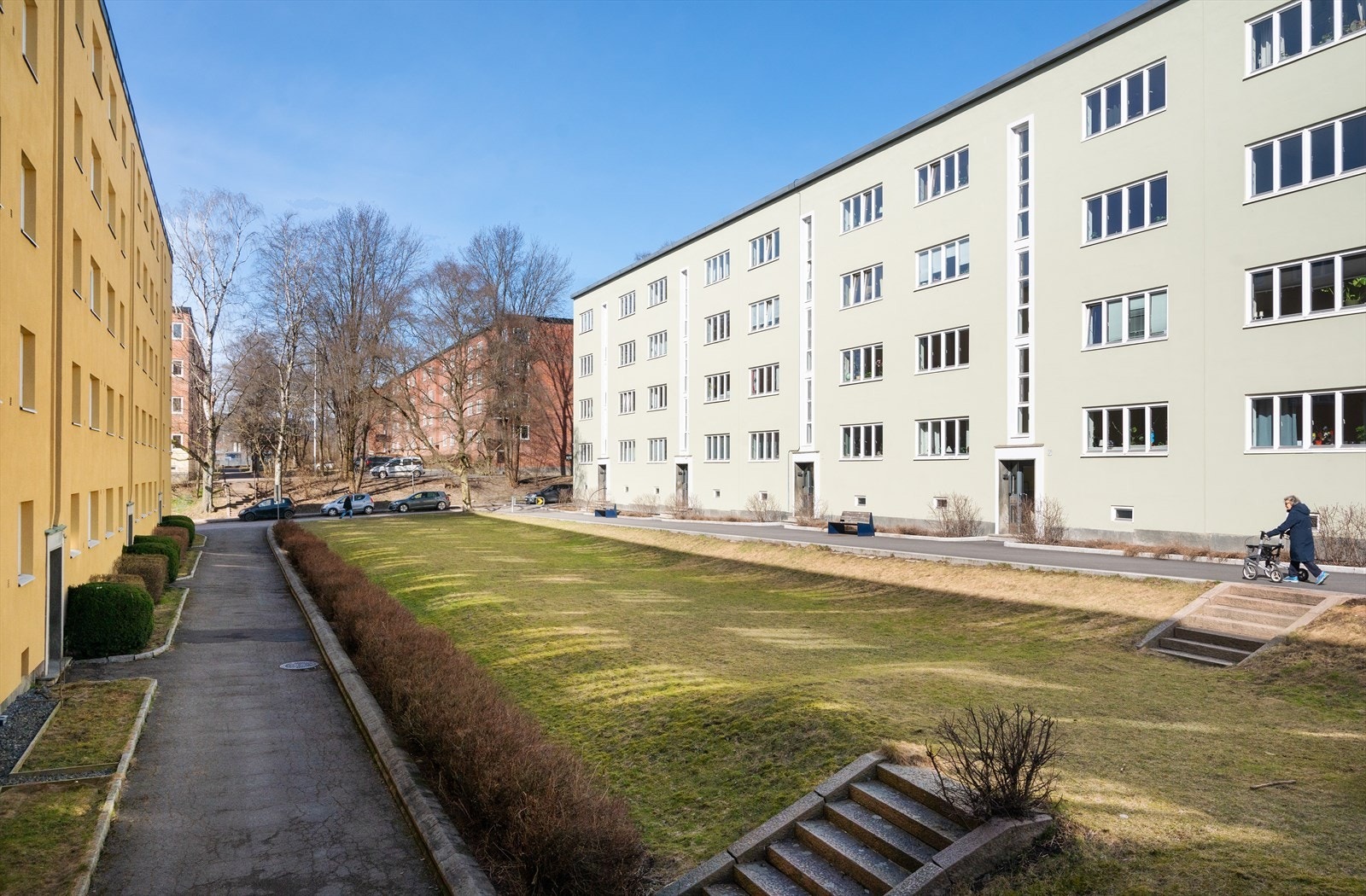 Hyggelige uteområder, og godt med luft mellom blokkene. Galleribilde