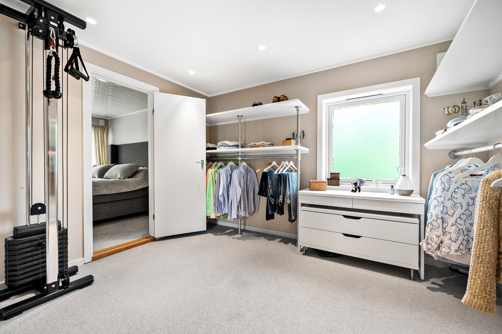 Omkledningsrom. Galleribilde