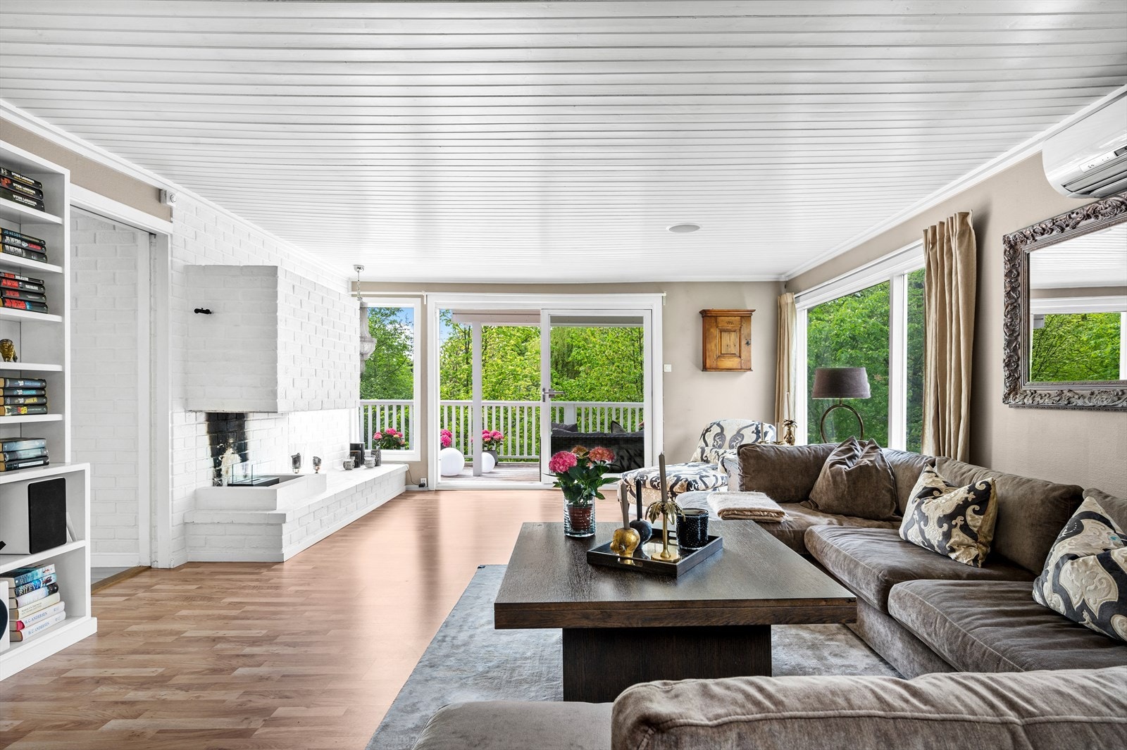 Skjermet og stor enebolig på 268 kvm BRA - Fritt utsyn til fine grøntområder. Galleribilde