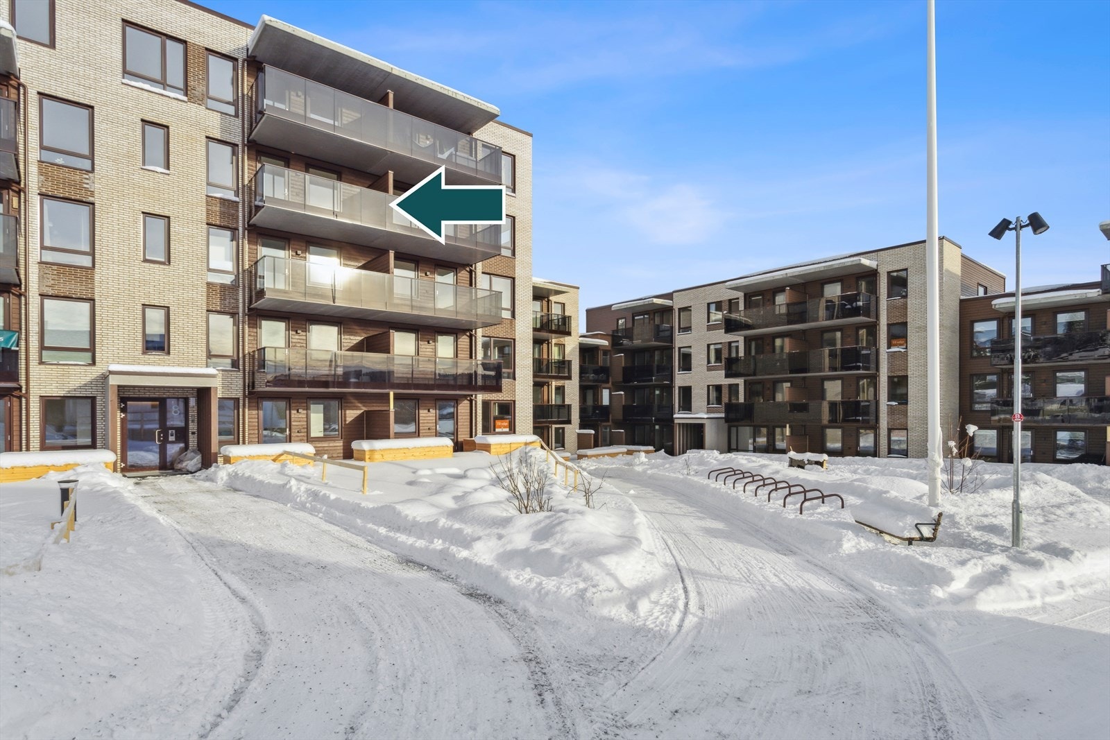 Leiligheten ligger i 4. etasje med sør/vestvendt beliggenhet. Galleribilde