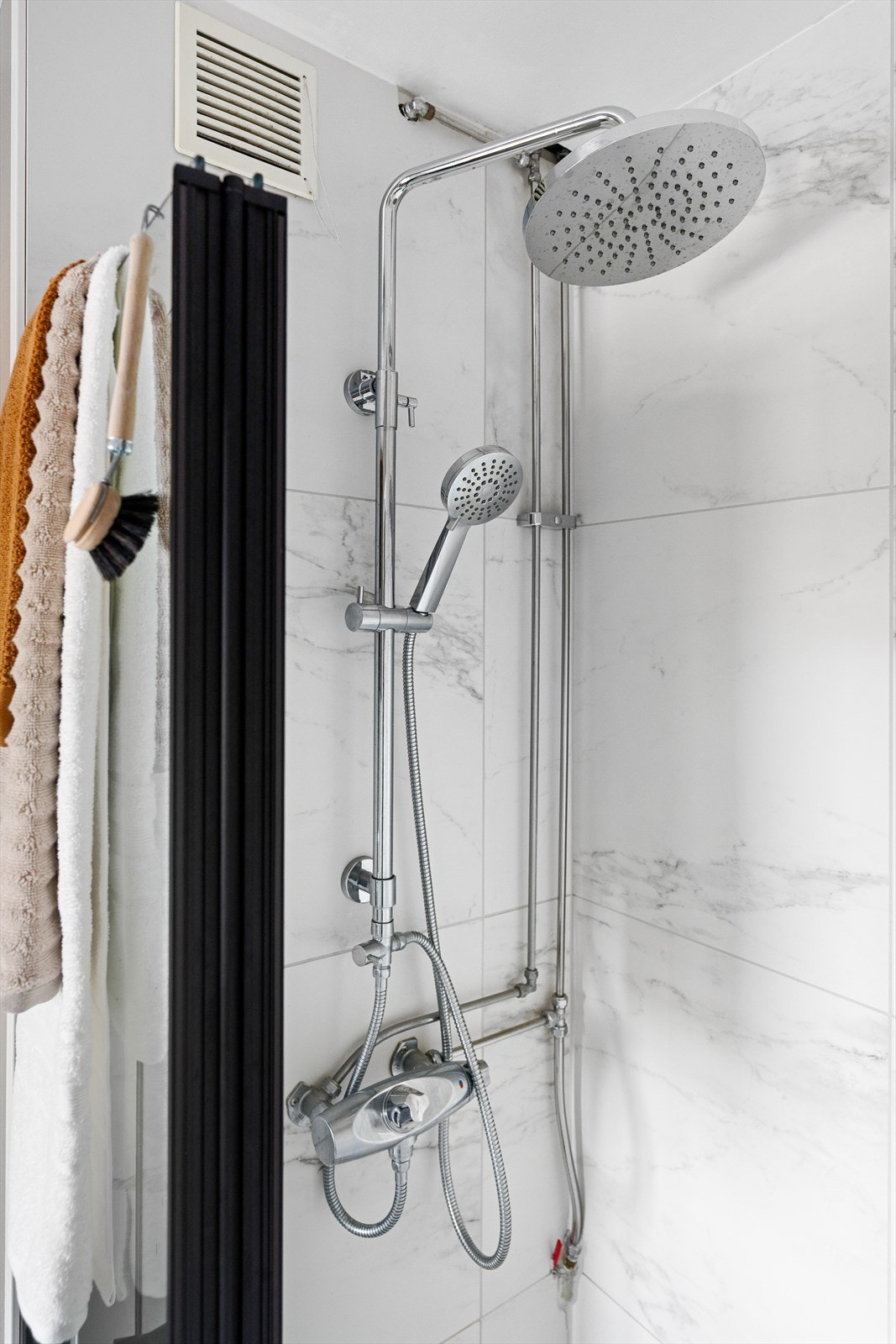 Baderommet ble pusset opp av forrige eier i 2020. Galleribilde