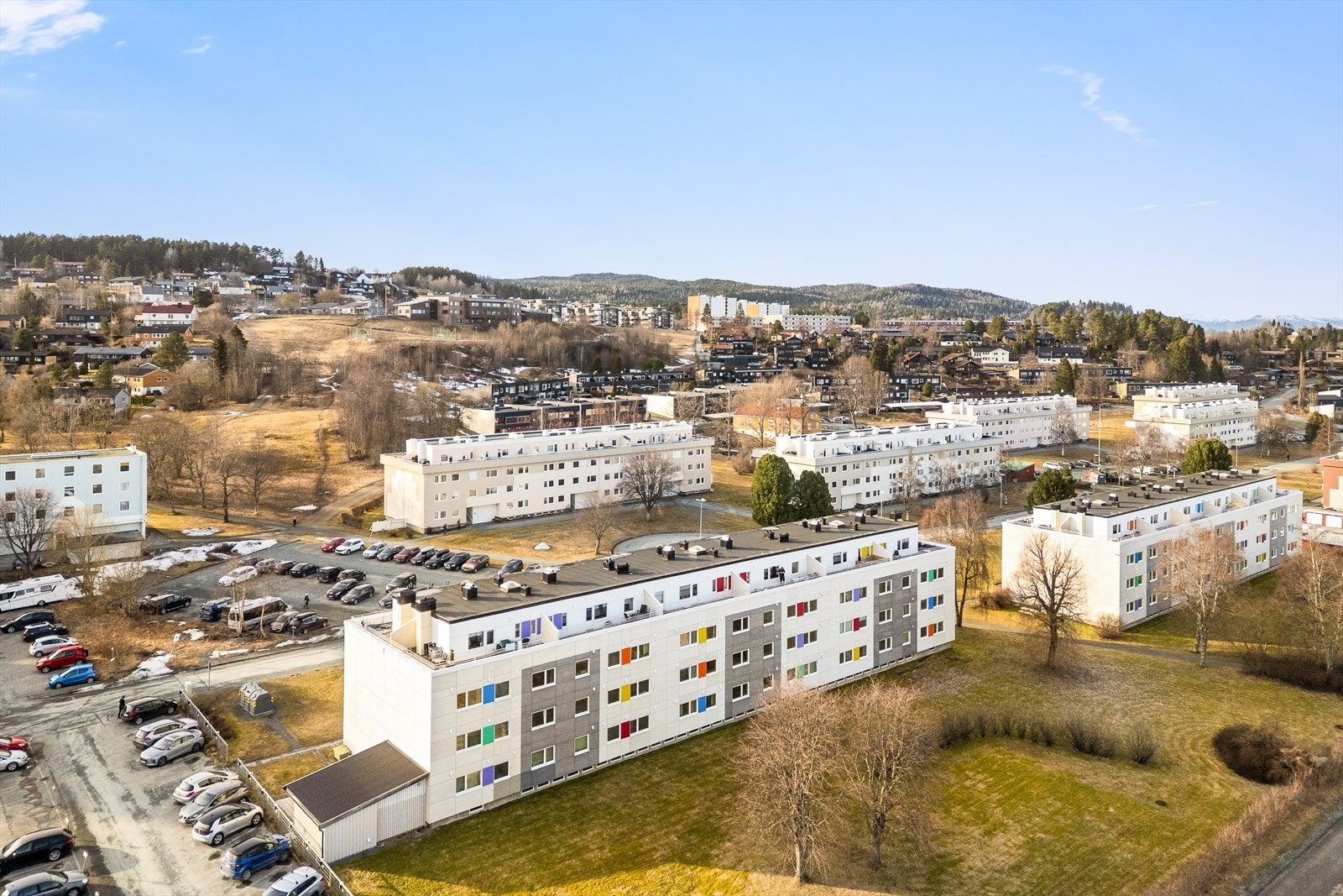 Leiligheten ligger fantastisk til i toppetasjen. Havstad er et ettertraktet boligområde som passer for folk i alle aldre. Galleribilde