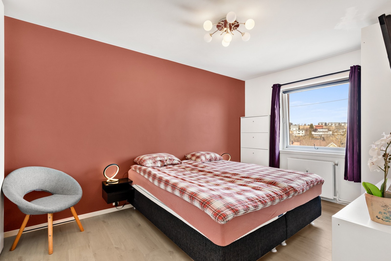 Boligen kan skilte med to innbydende soverom. Galleribilde