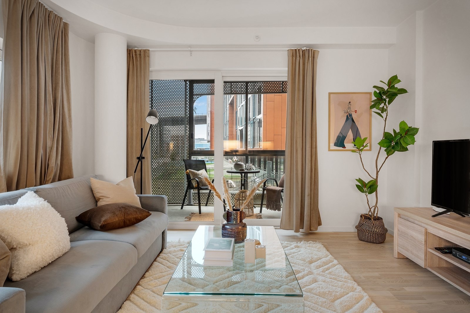 Utgang til innglasset balkong Galleribilde