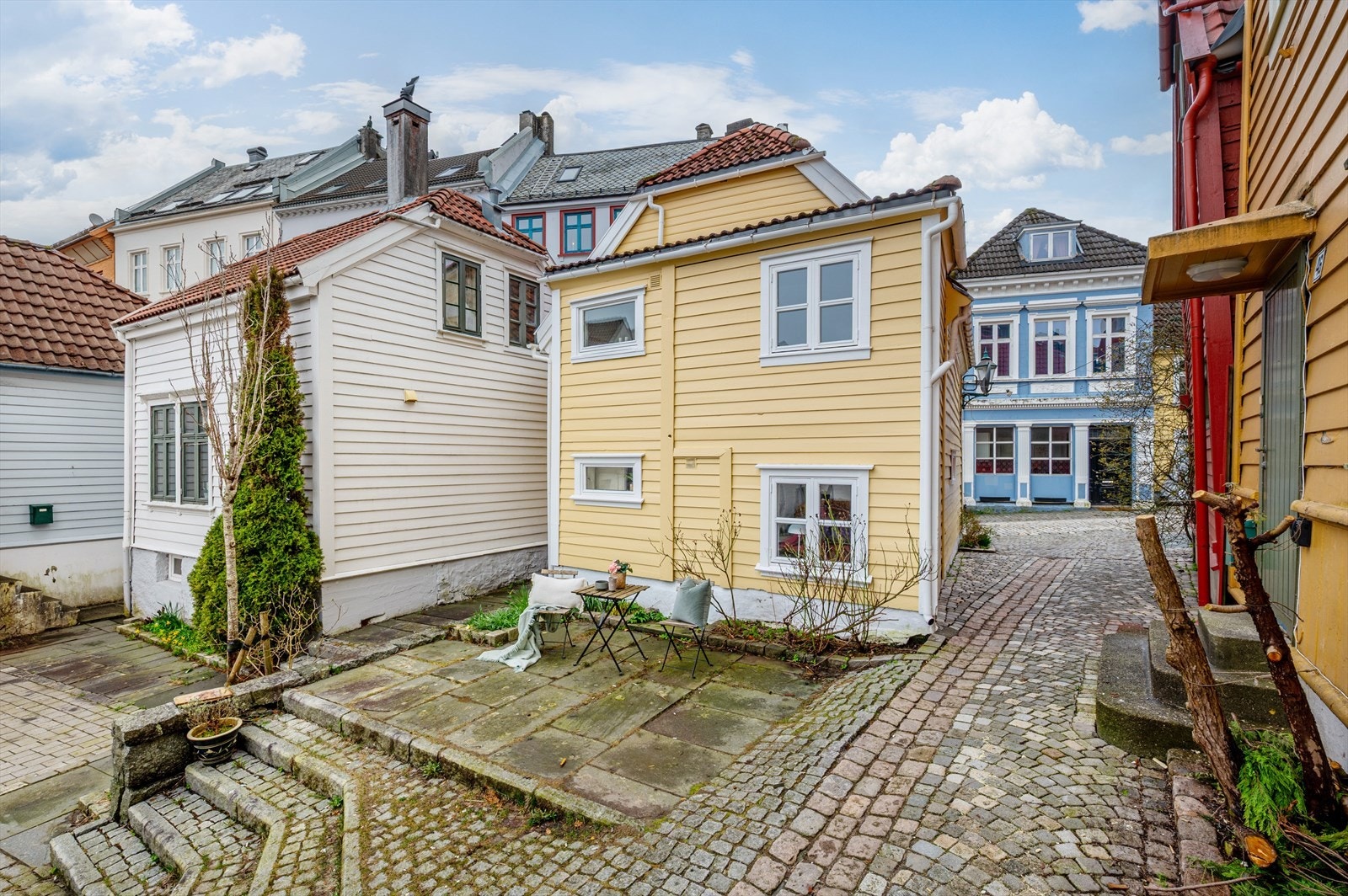 - Boligen har tidligere vært utleid for est. kr 1 082 000,- pr. år via korttidsutleie. Et svært gunstig utleieobjekt! - Galleribilde