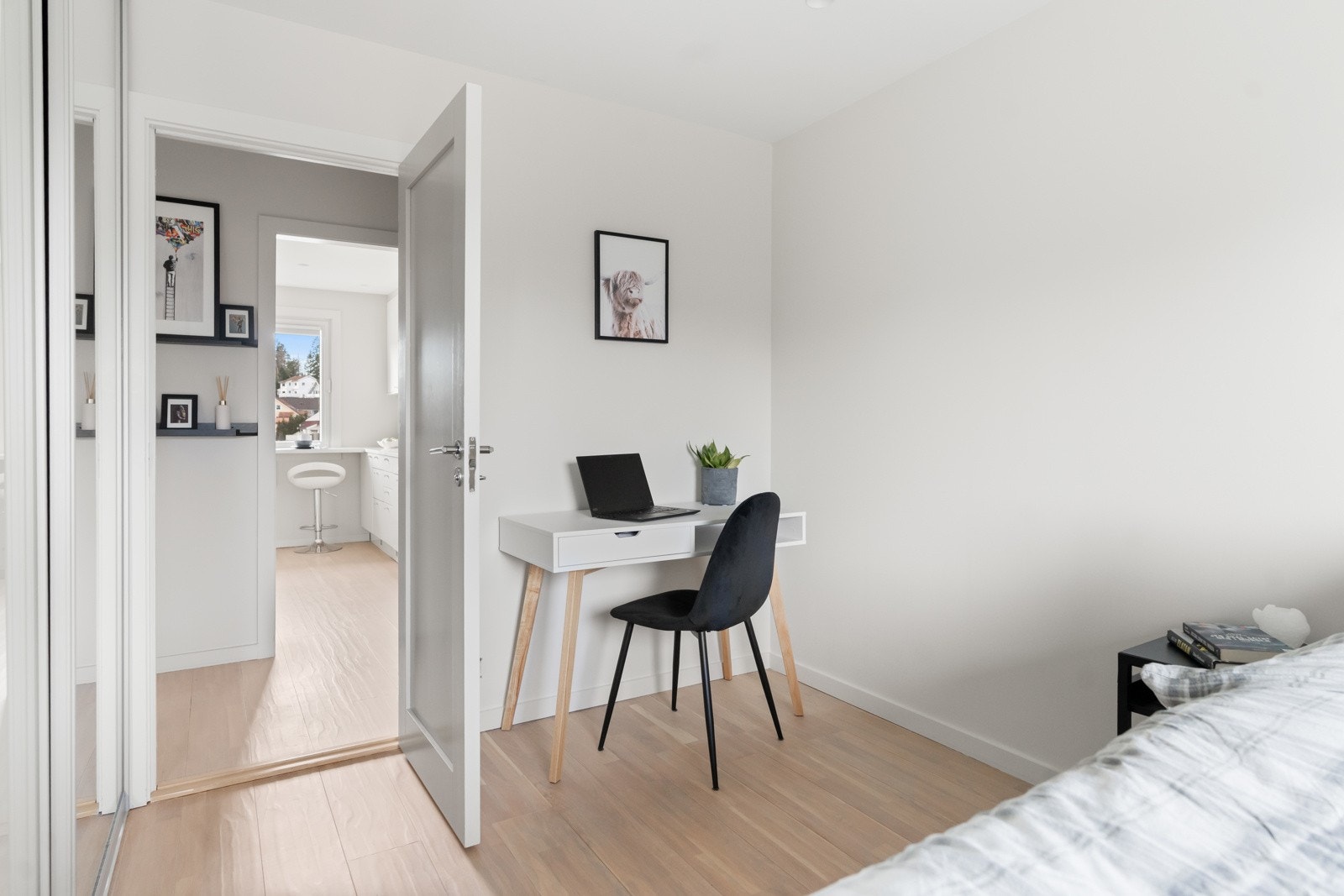 Det er mulighet for en liten kontorplass hvis ønskelig. Galleribilde