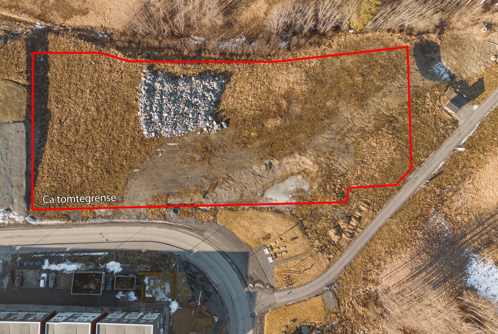 Maksimal tillatt utnyttelse skal ikke overstige 50 % BYA, og minimum antall boenheter er 120. Galleribilde