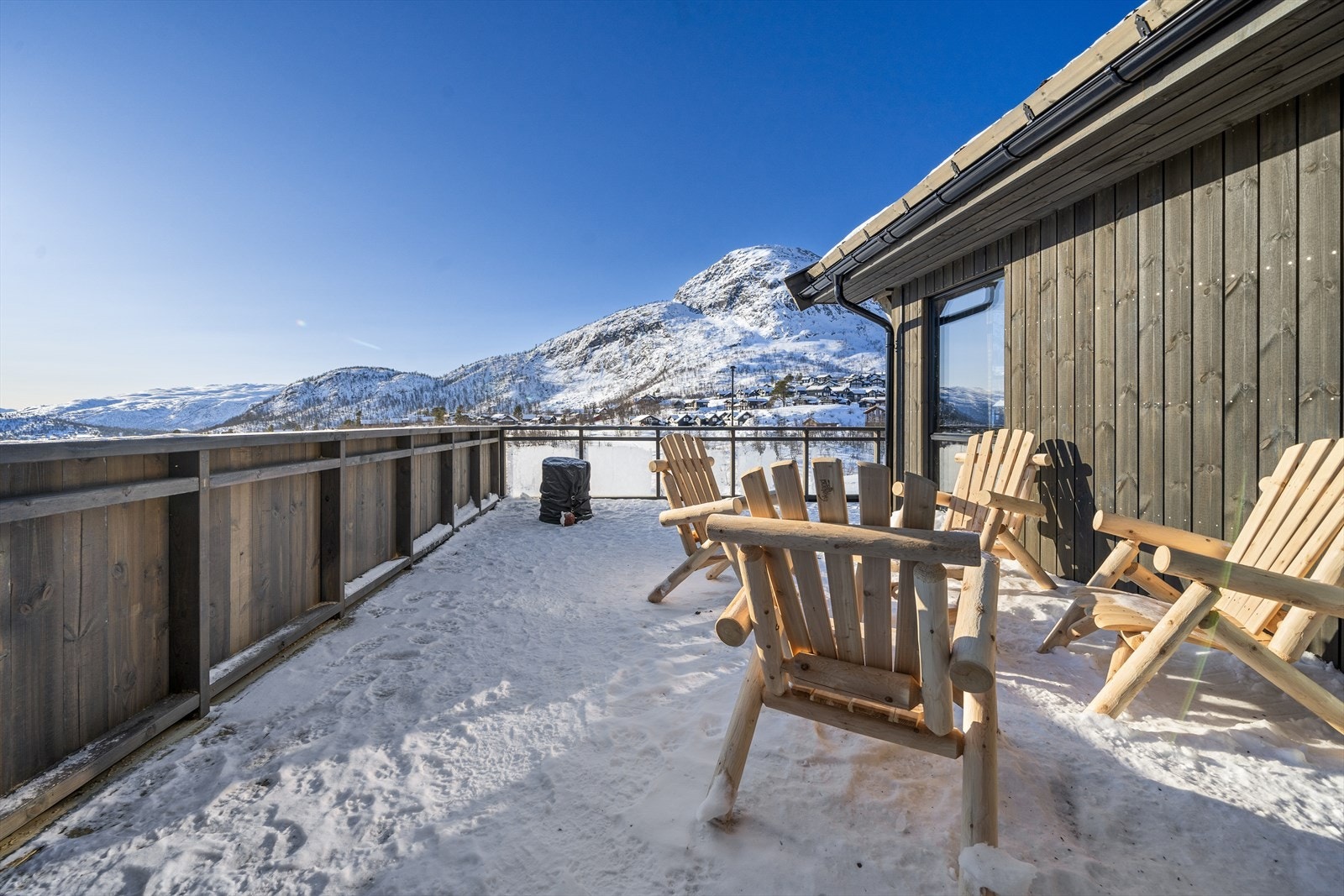 287439_DSC09876.jpg Galleribilde