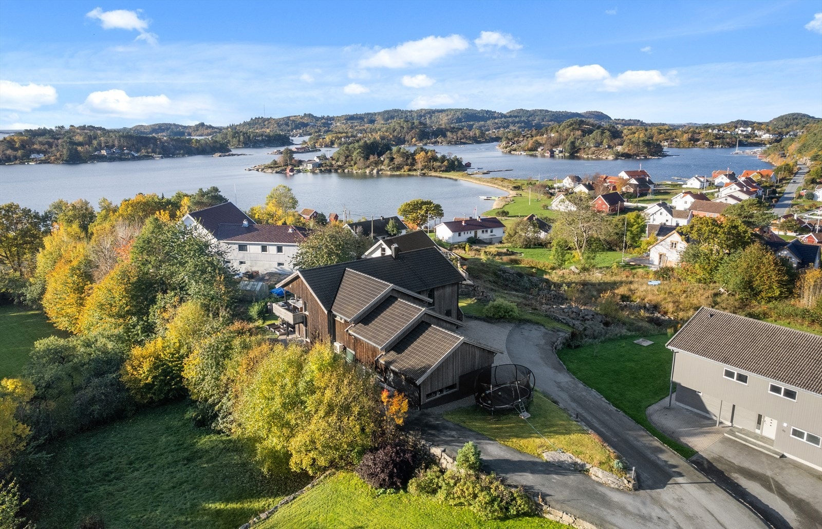 Her har du nærhet til sjø, tur og flotte nærområder Galleribilde