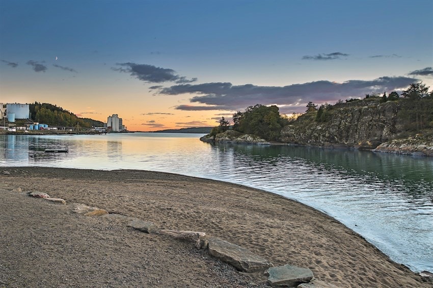 Kulpestranda ligger i 10 minutters gangavstand fra leiligheten. Galleribilde