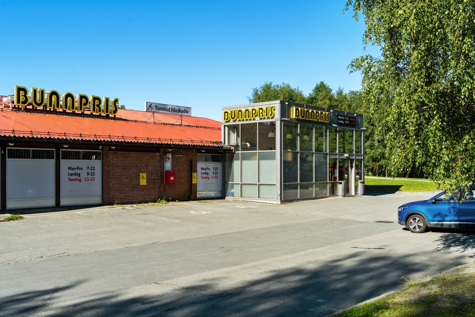 I gangavstand fra leiligheten finner man Bunnpris Tonstad, som også er søndagsåpen og som byr på Post-i-Butikk. Galleribilde