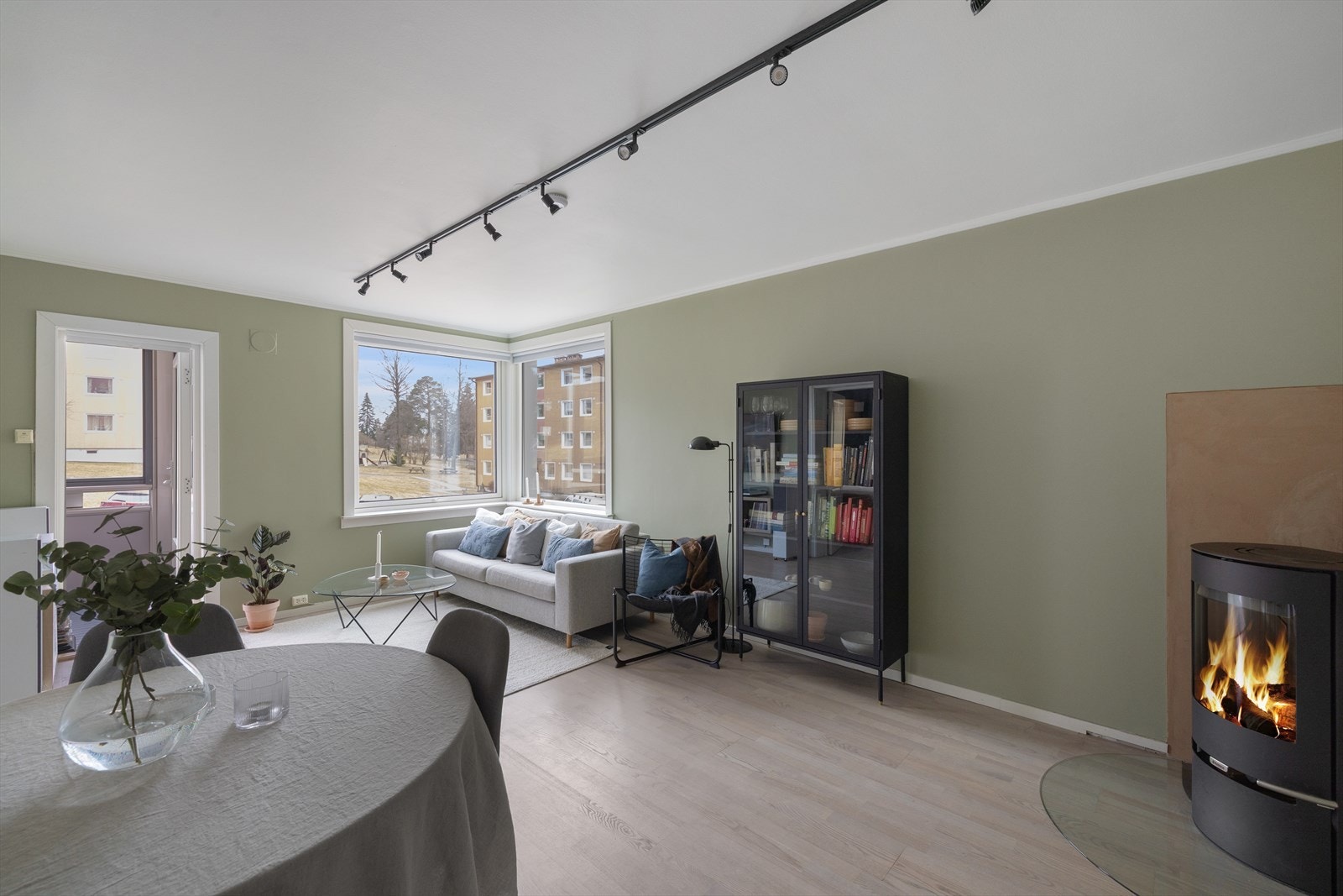 Har du noen spørsmål? Kontakt Samy Sebastian Khadra - (t): 958 20 110 - Nordvik Eiendomsmegling Galleribilde