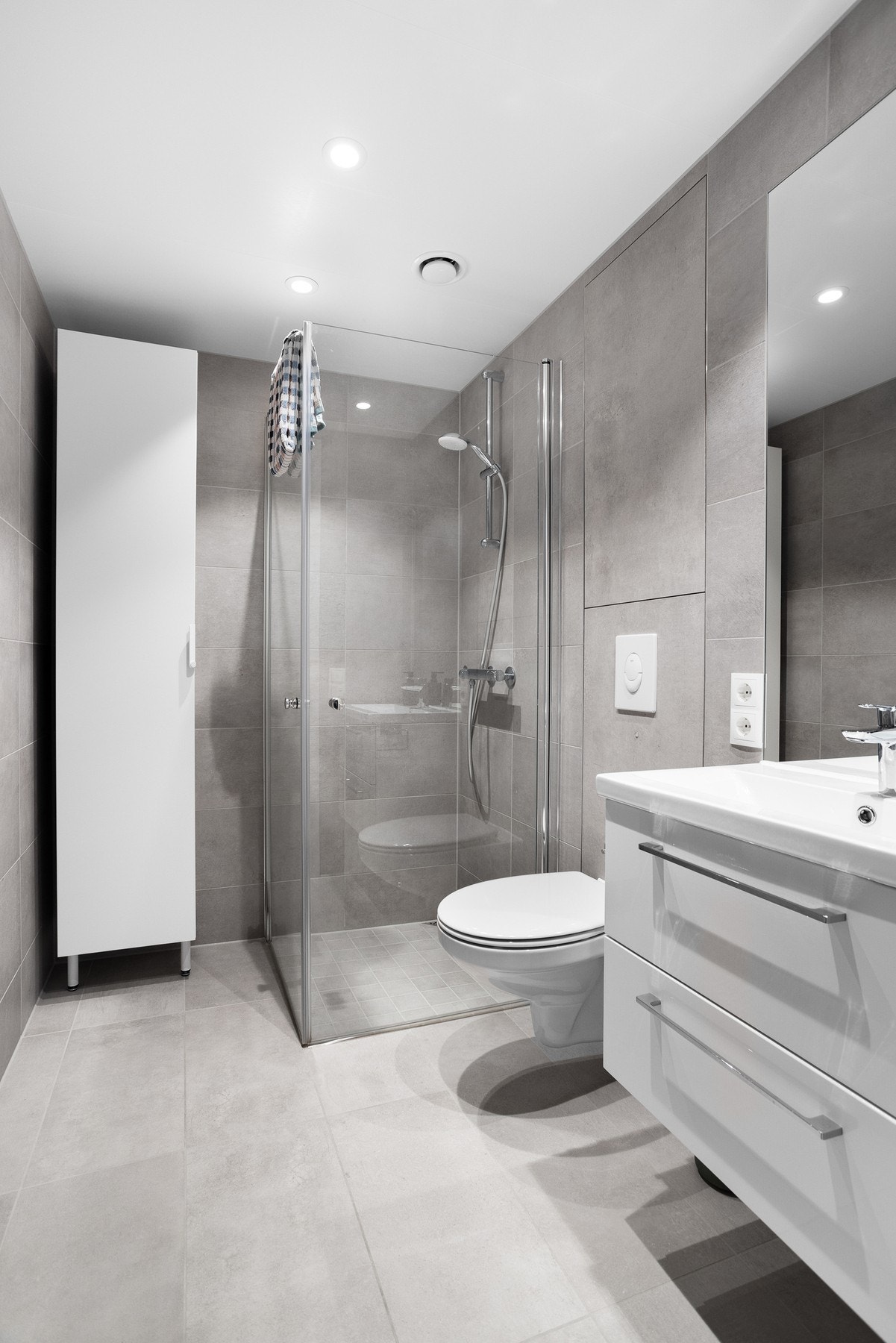 Bad nr. 2, med adkomst fra gangen. Galleribilde