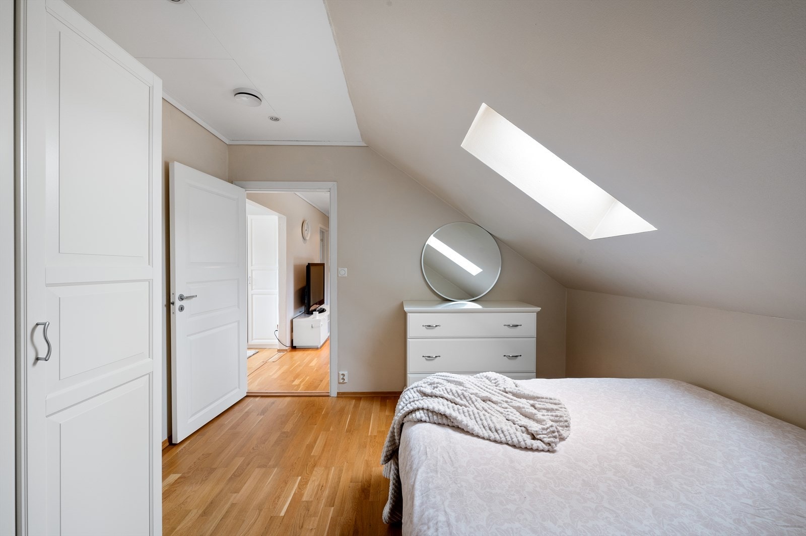 - Rommet måler 8,1m² - Galleribilde