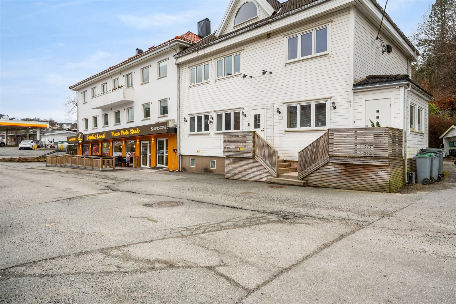 - Det er gode parkeringmuligheter på egen tomt - Galleribilde