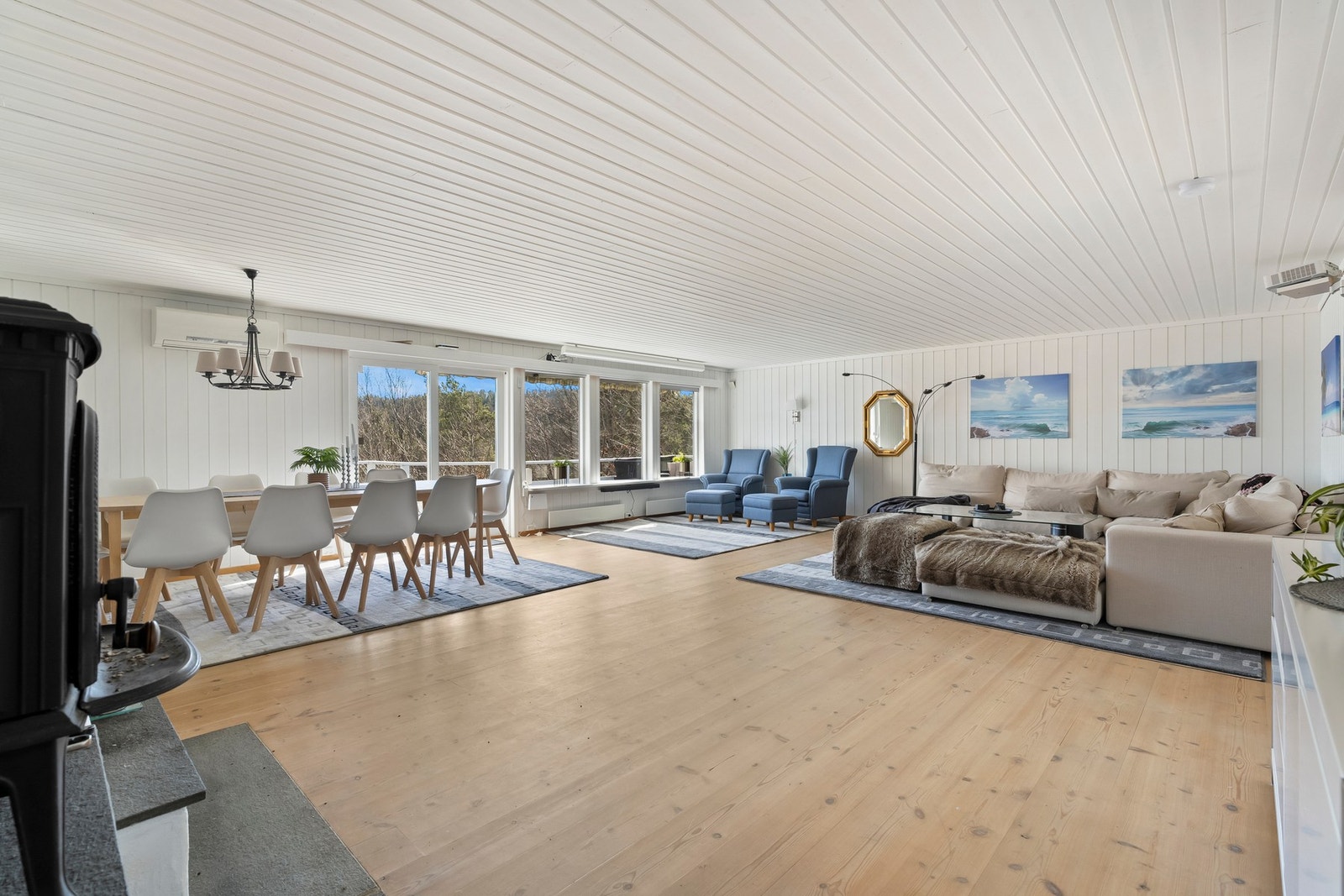 Hytta er fra 1992 og ligger i et veletablert hyttefelt ved Kilsfjorden! Galleribilde