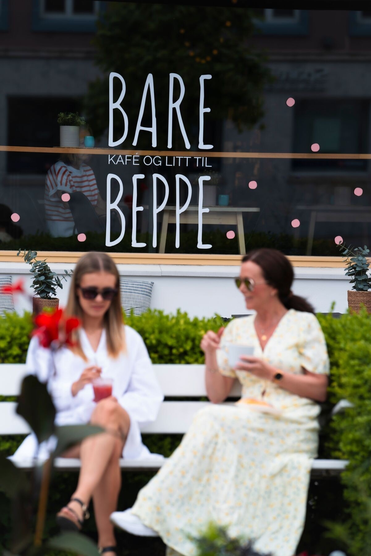 Det er også et rikt utvalg av koselige cafeér og restauranter i sentrum. Galleribilde