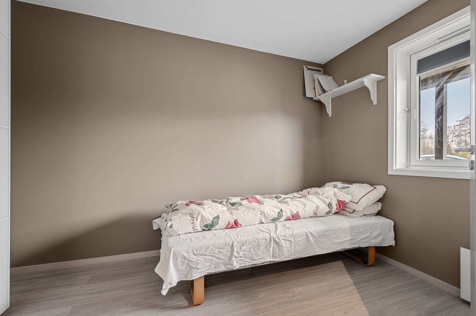 Soverom 2 - også her er det god plass til både seng og garderobeskap. Galleribilde