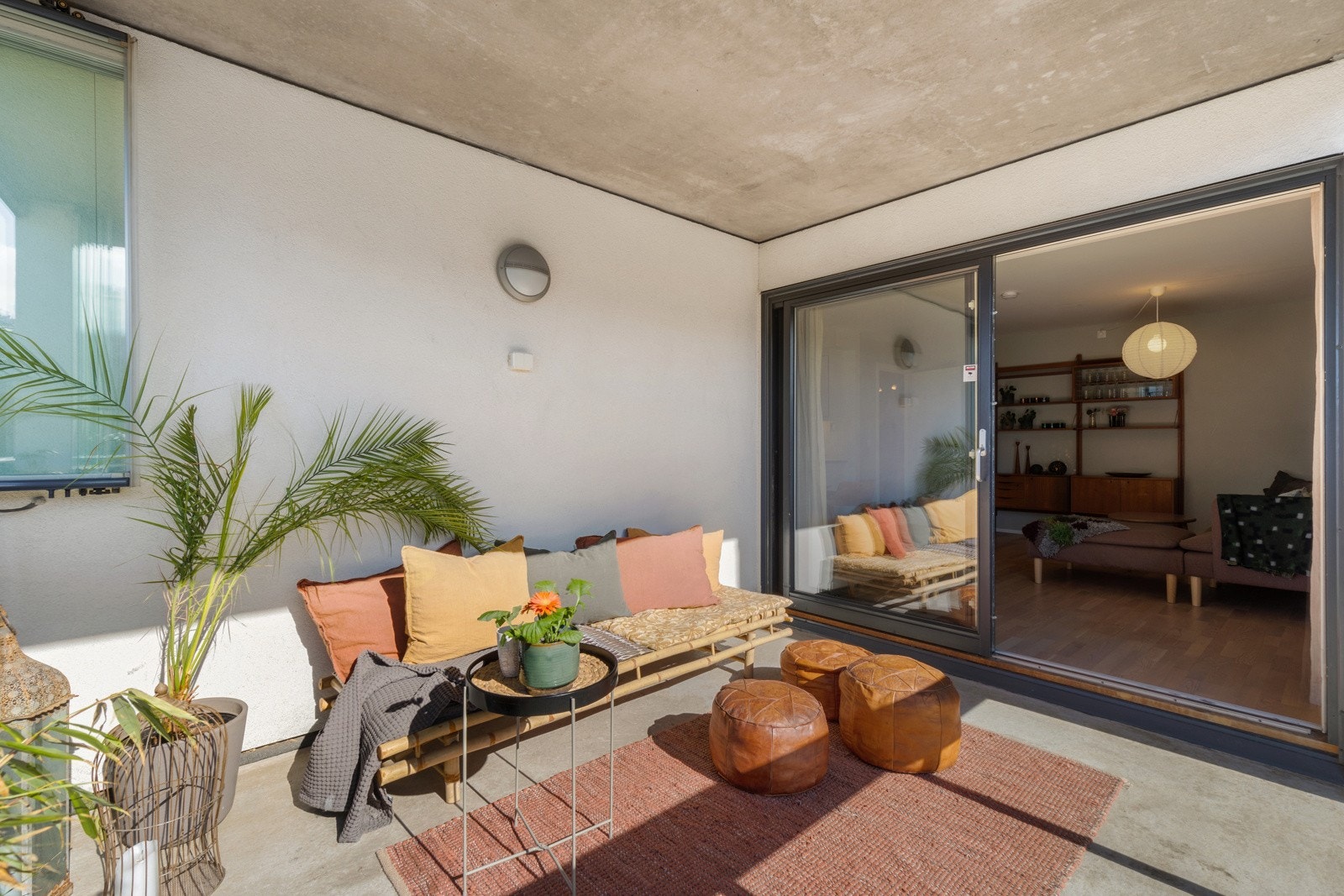 En innglasset balkong blir som et ekstra rom som kan brukes i store deler av året. Galleribilde